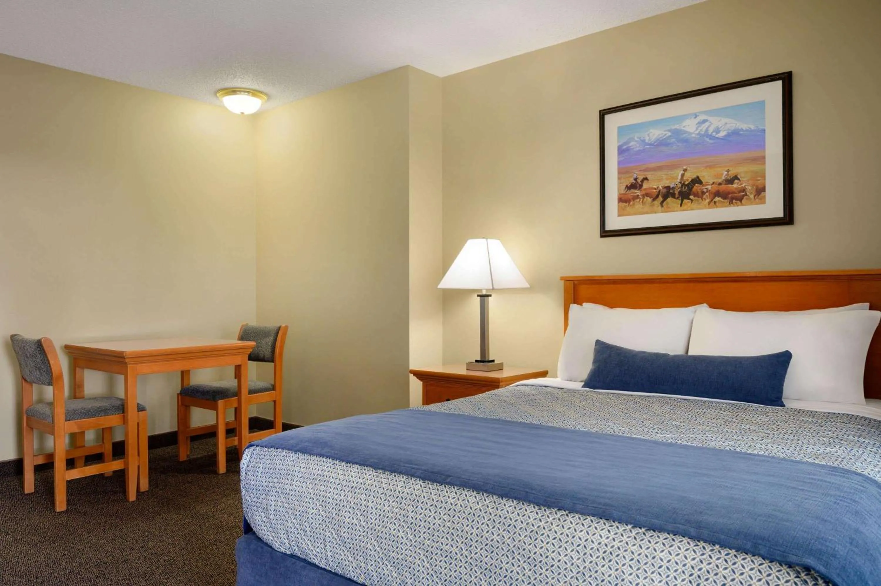 Photo of the whole room, Bed in Travelodge by Wyndham Edson