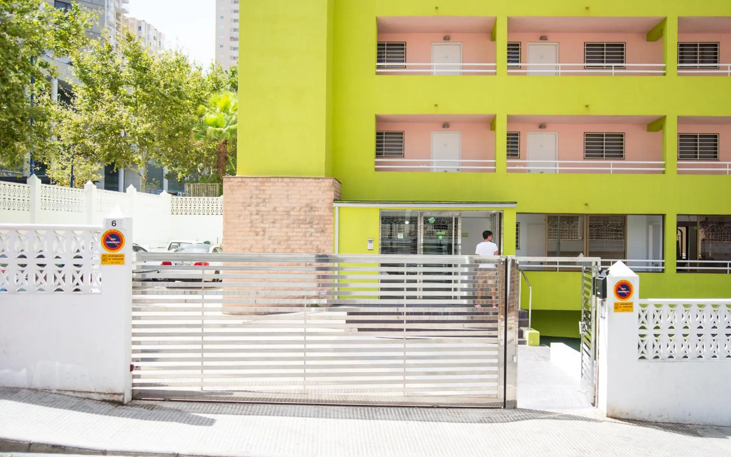 Facade/entrance in Now Benidorm Facade/entrance in Now Benidorm