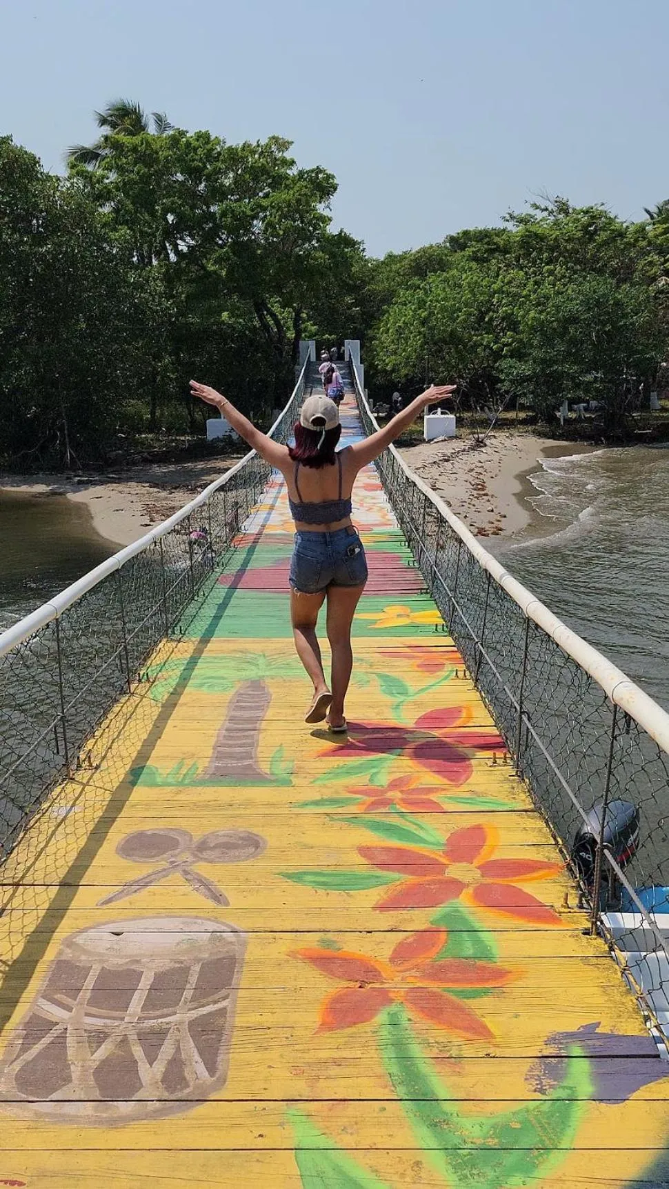 People in Hotel El Delfin