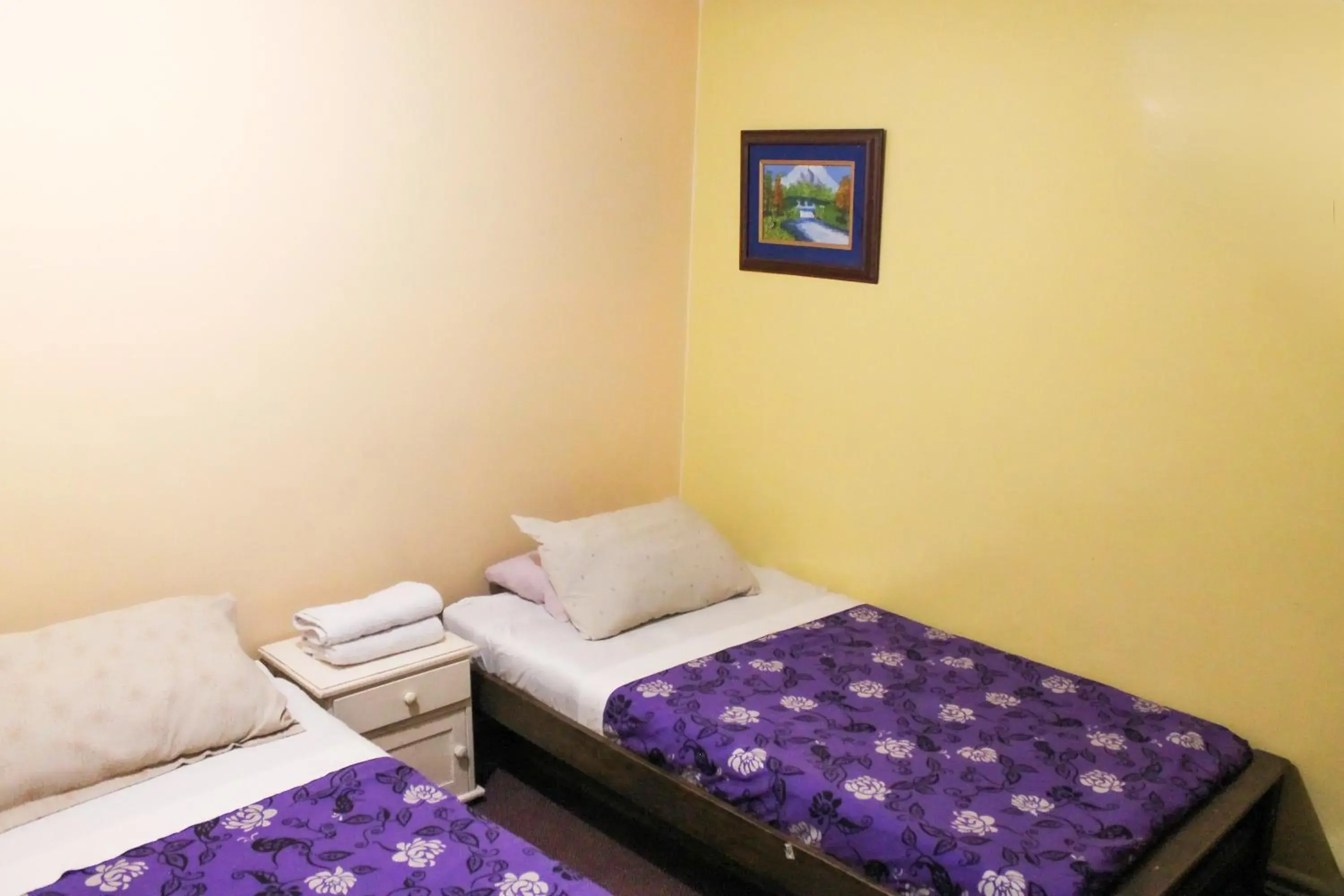 Twin Room with Shared Bathroom - single occupancy in Casa Posada Amelia Twin Room with Shared Bathroom - single occupancy in Casa Posada Amelia