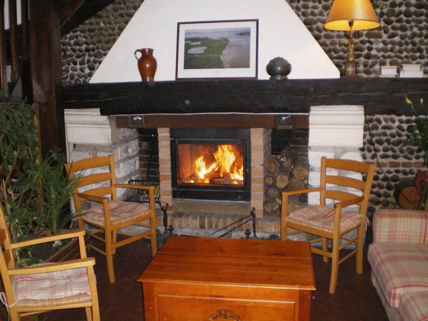 Decorative detail in Logis Auberge De La Dune - Hôtel & Restaurant Decorative detail in Logis Auberge De La Dune - Hôtel & Restaurant