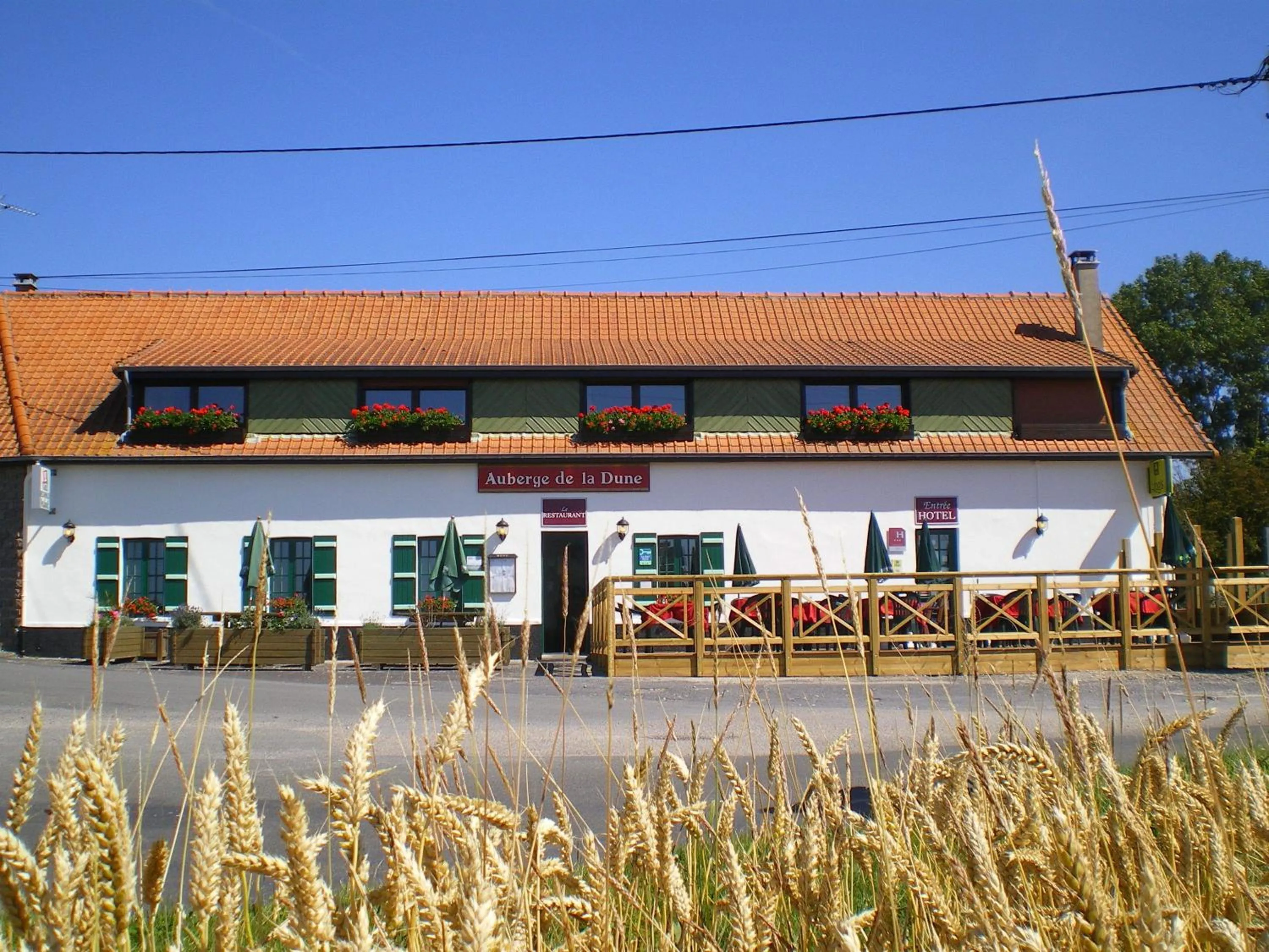 Facade/entrance in Logis Auberge De La Dune - Hôtel & Restaurant