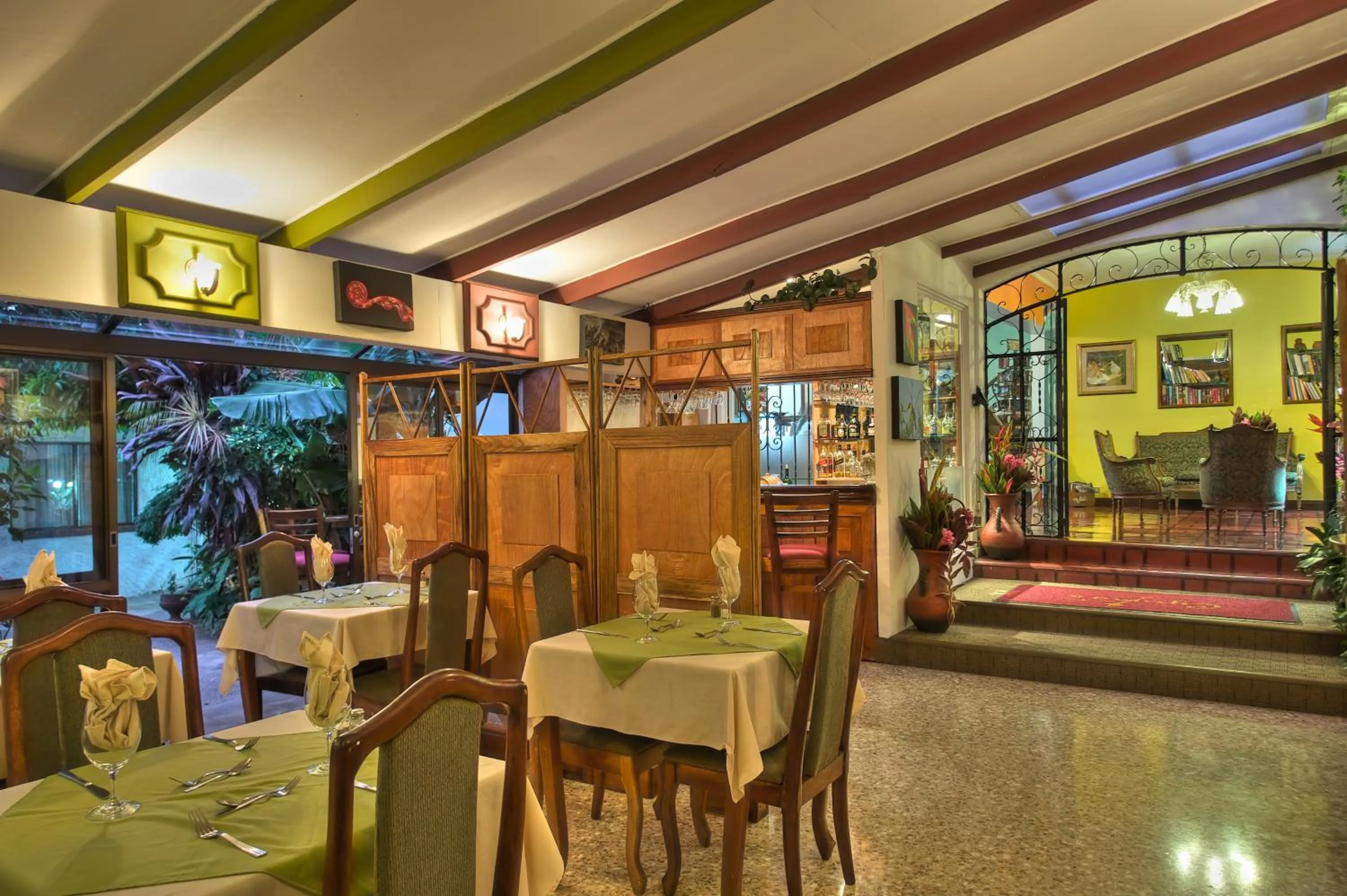 Restaurant/places to eat in La Bergerac Boutique Hotel