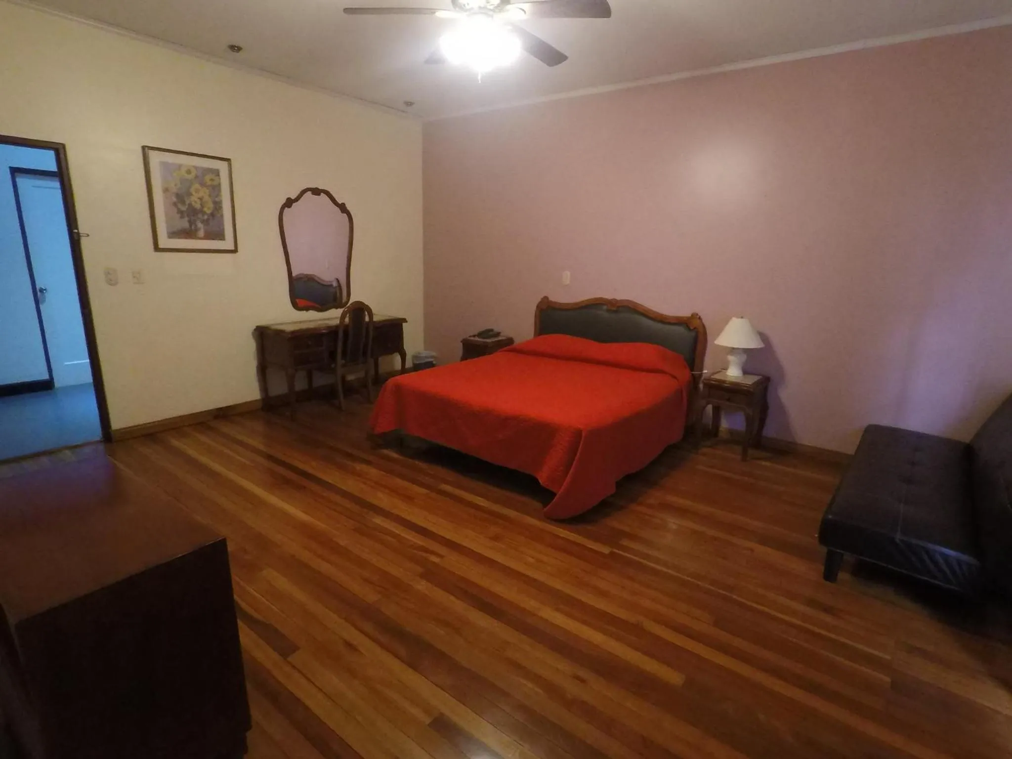 Photo of the whole room, Bed in La Bergerac Boutique Hotel