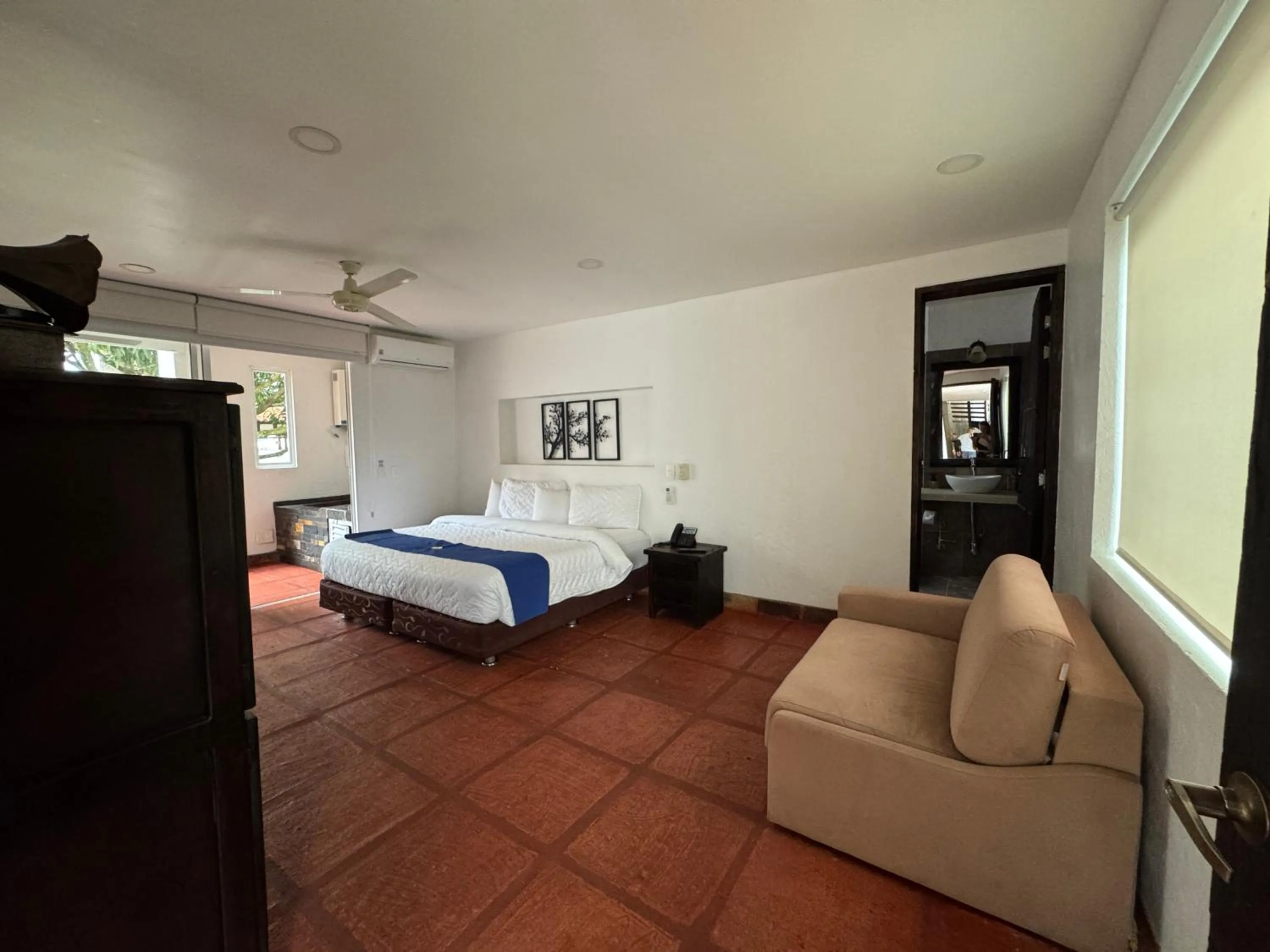 Photo of the whole room, Bed in Hotel Boutique Villas de San Sebastián