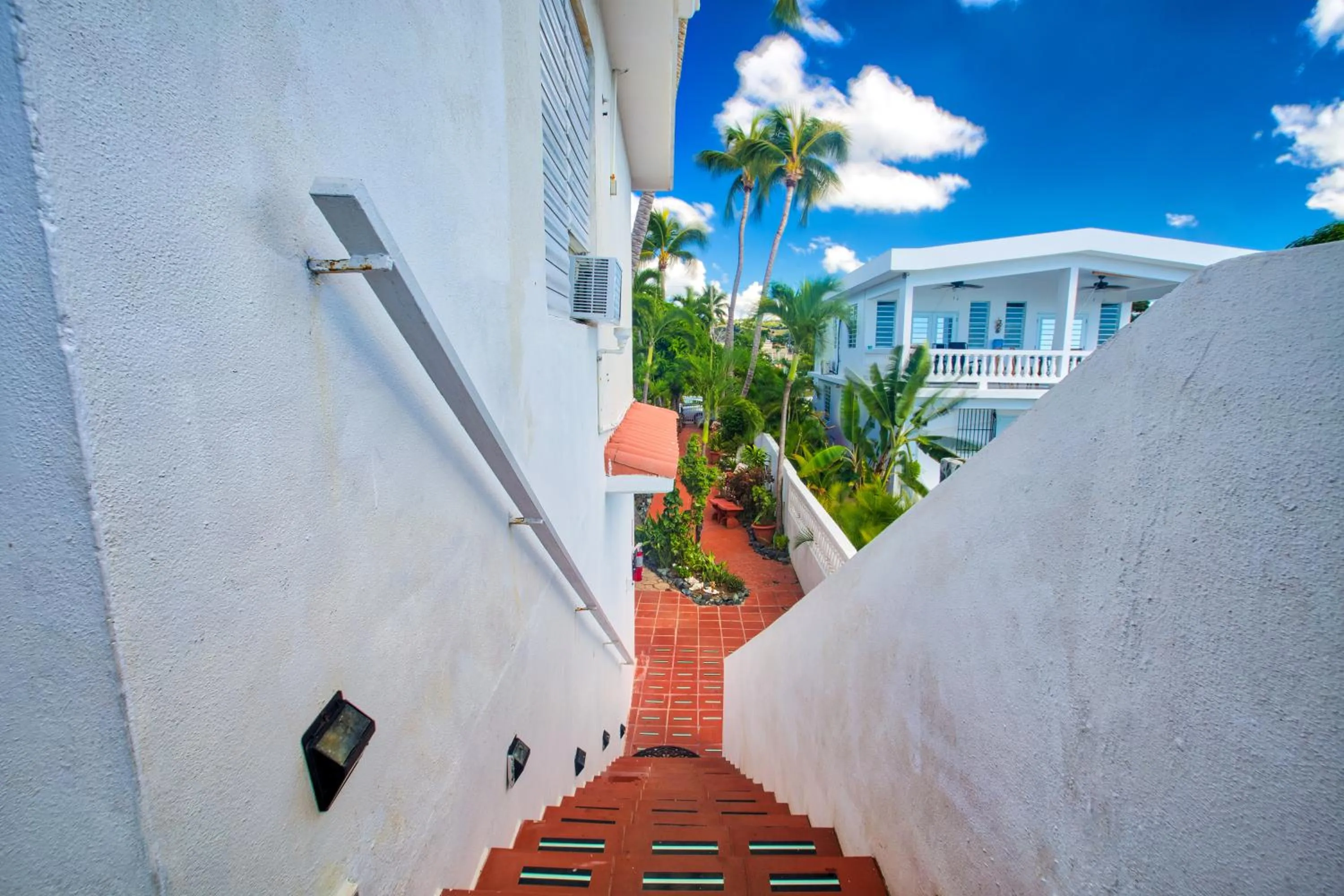 Property building in Coconut Palms Inn