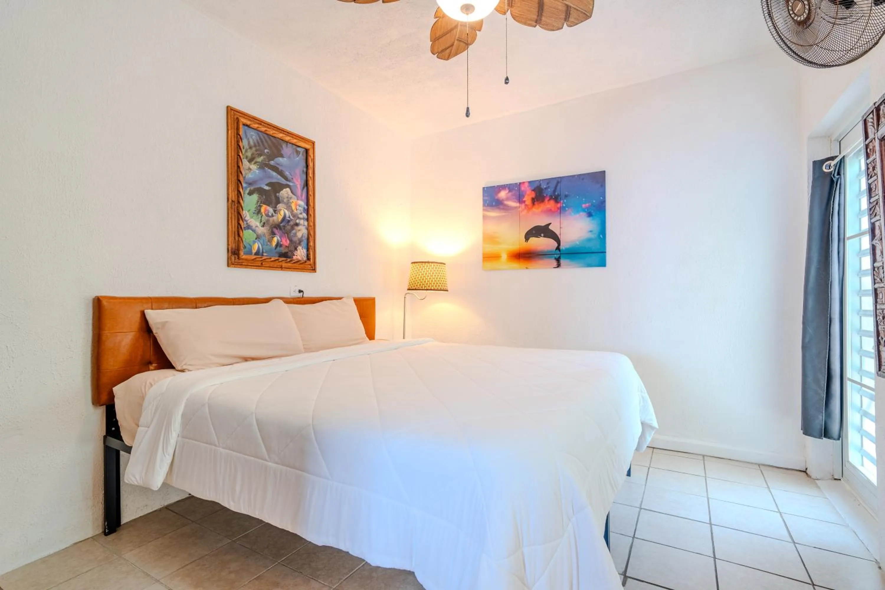 Bed in Coconut Palms Inn