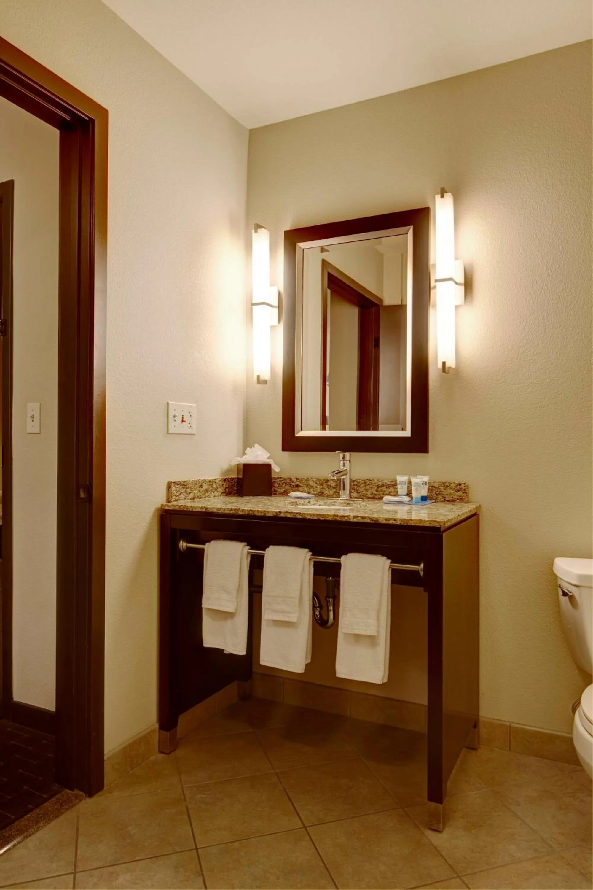Bathroom in Hyatt House Philadelphia-King of Prussia