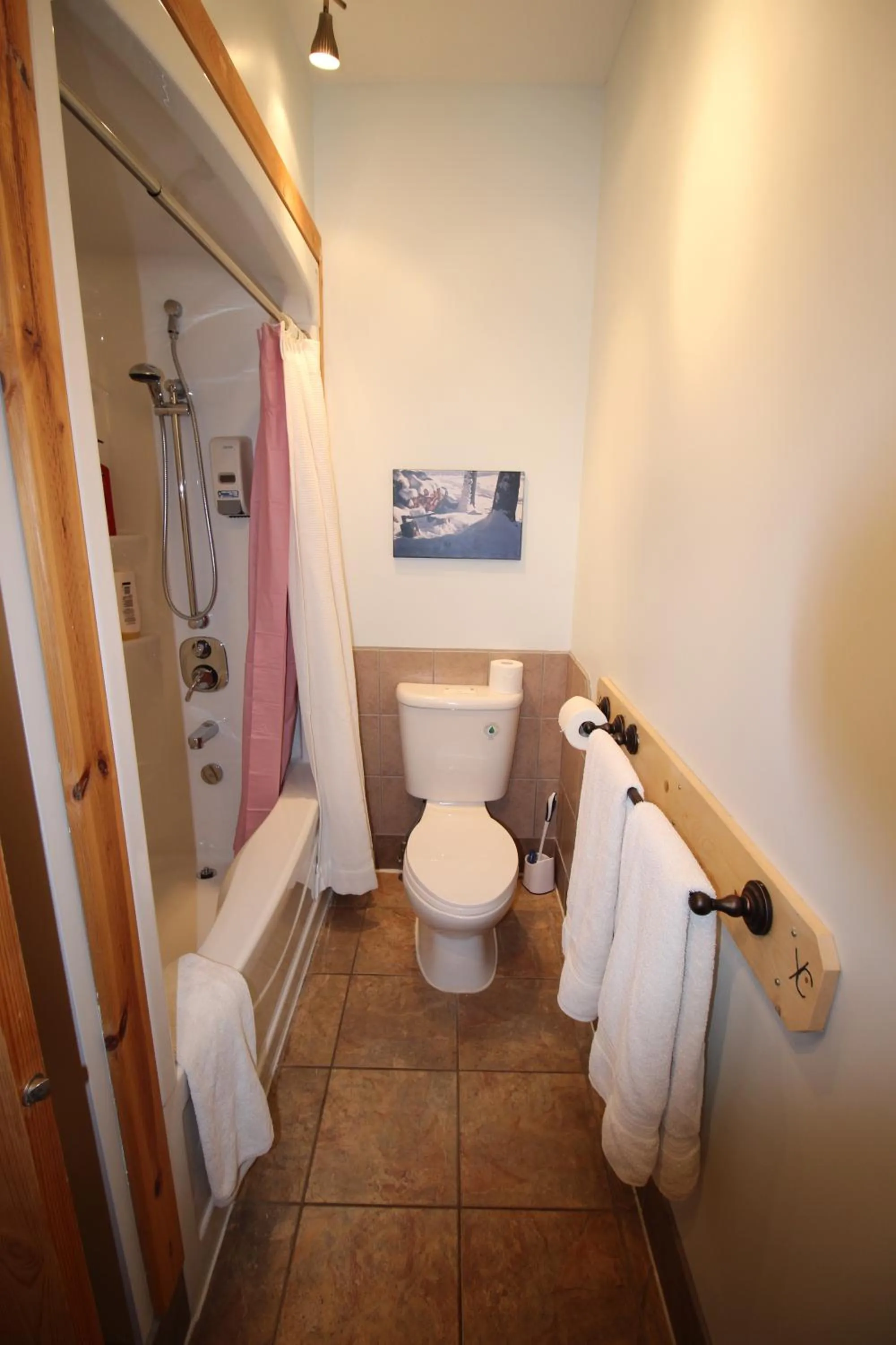 Bathroom in York Creek Bed & Breakfast