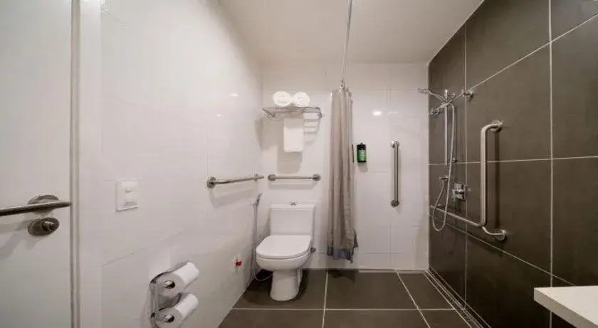 Triple Room - Disability Access in Beach Park Resort - Acqua Triple Room - Disability Access in Beach Park Resort - Acqua