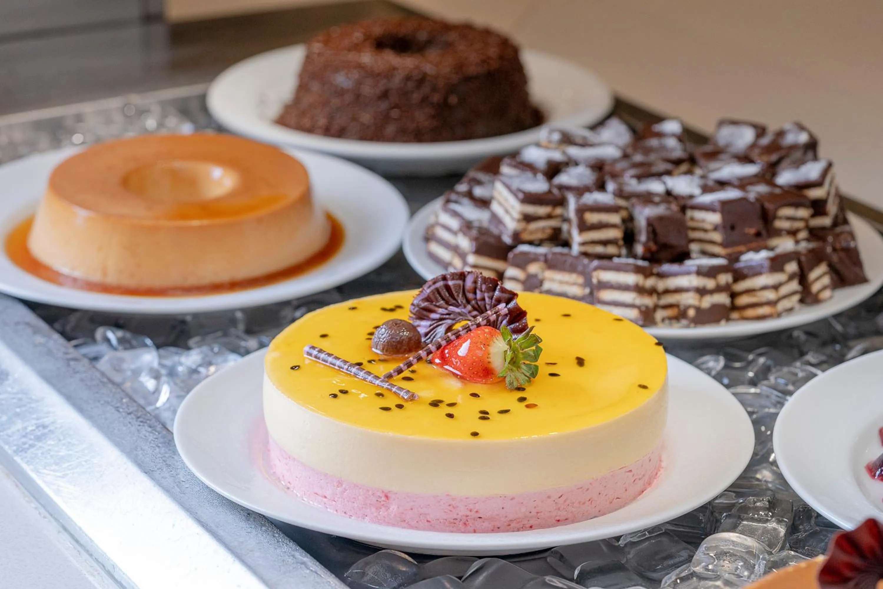 Food in Beach Park Resort - Suites