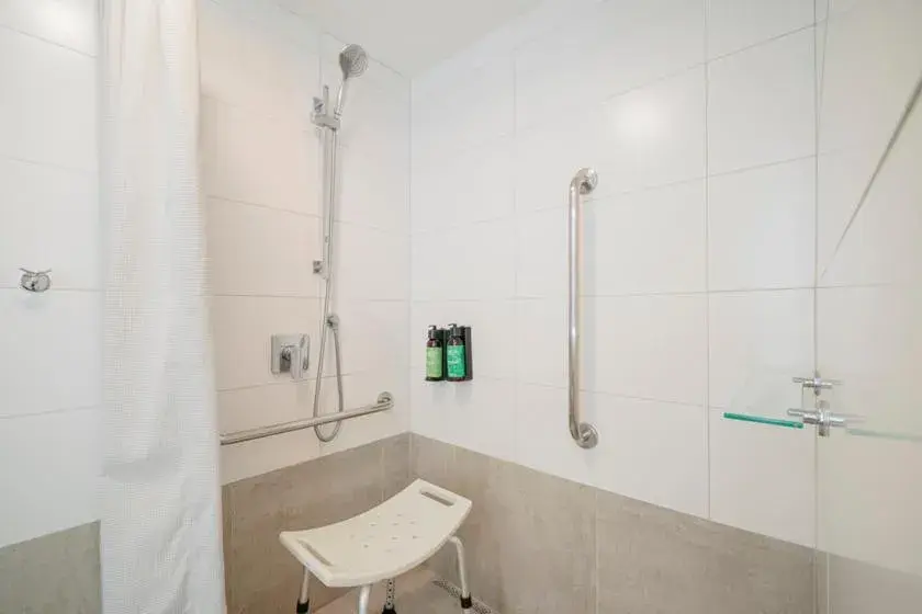 Bathroom in Beach Park Resort - Suites Bathroom in Beach Park Resort - Suites