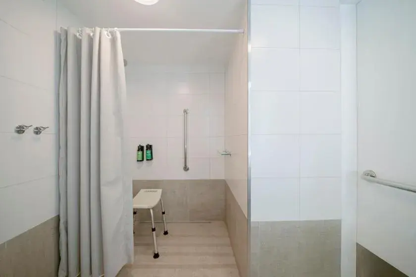 Bathroom in Beach Park Resort - Suites Bathroom in Beach Park Resort - Suites