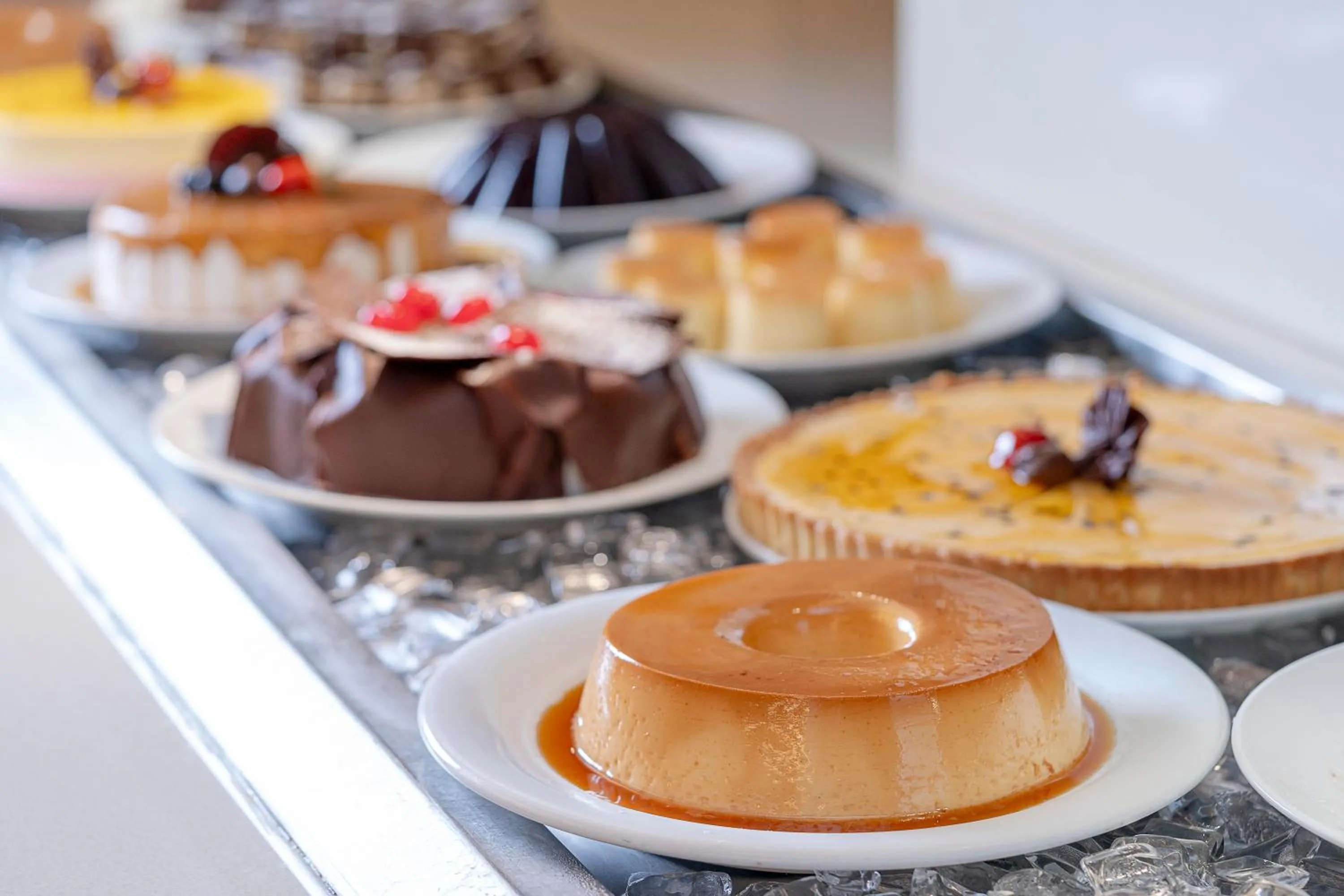 Food in Beach Park Resort - Suites