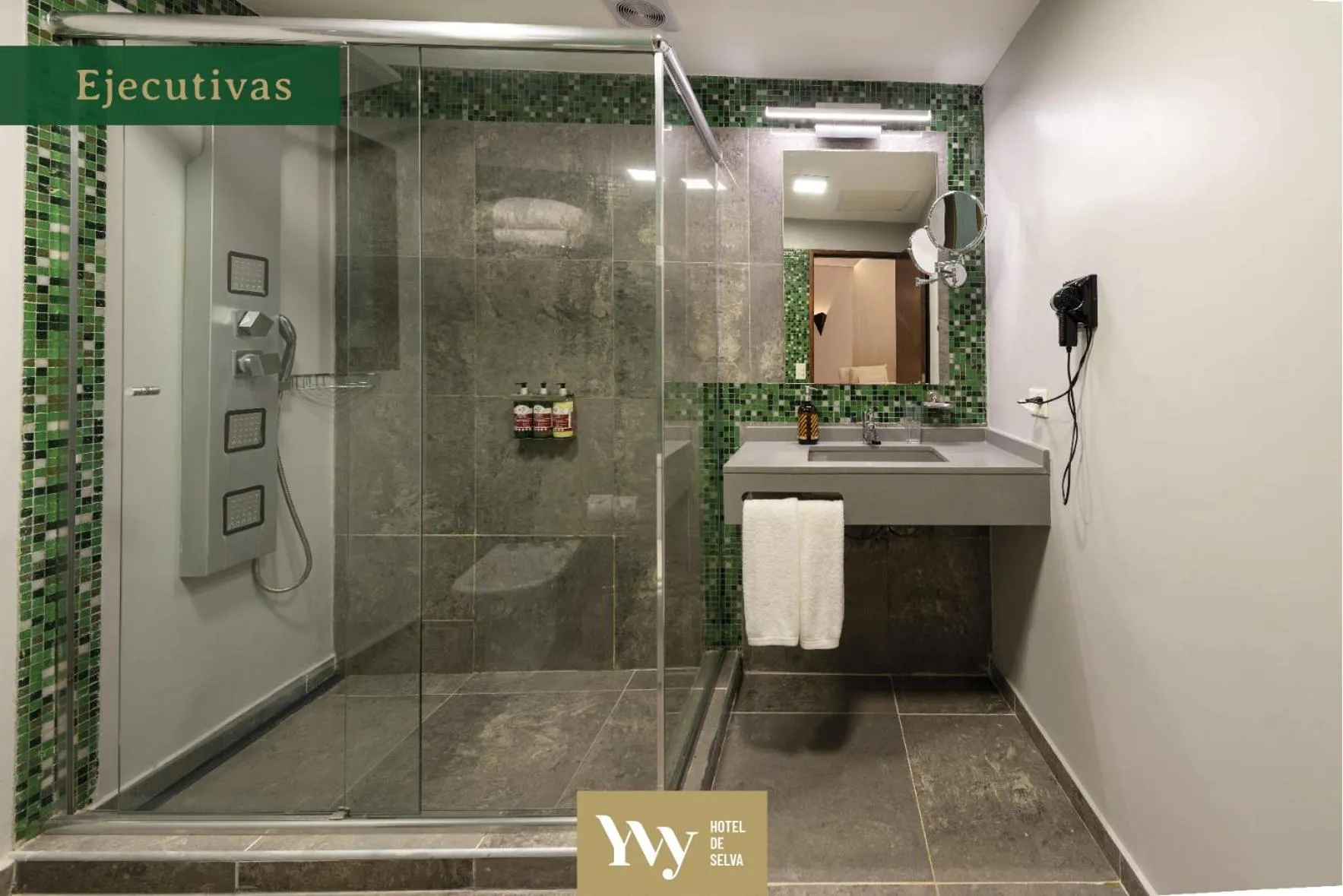 Shower in Yvy Hotel de Selva