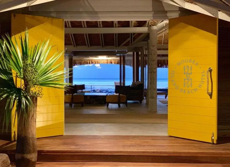 Property building in Moorea Island Beach Hotel