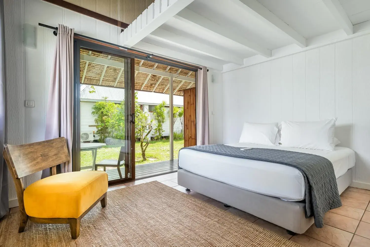 Double Room with Garden View in Moorea Island Beach Hotel Double Room with Garden View in Moorea Island Beach Hotel