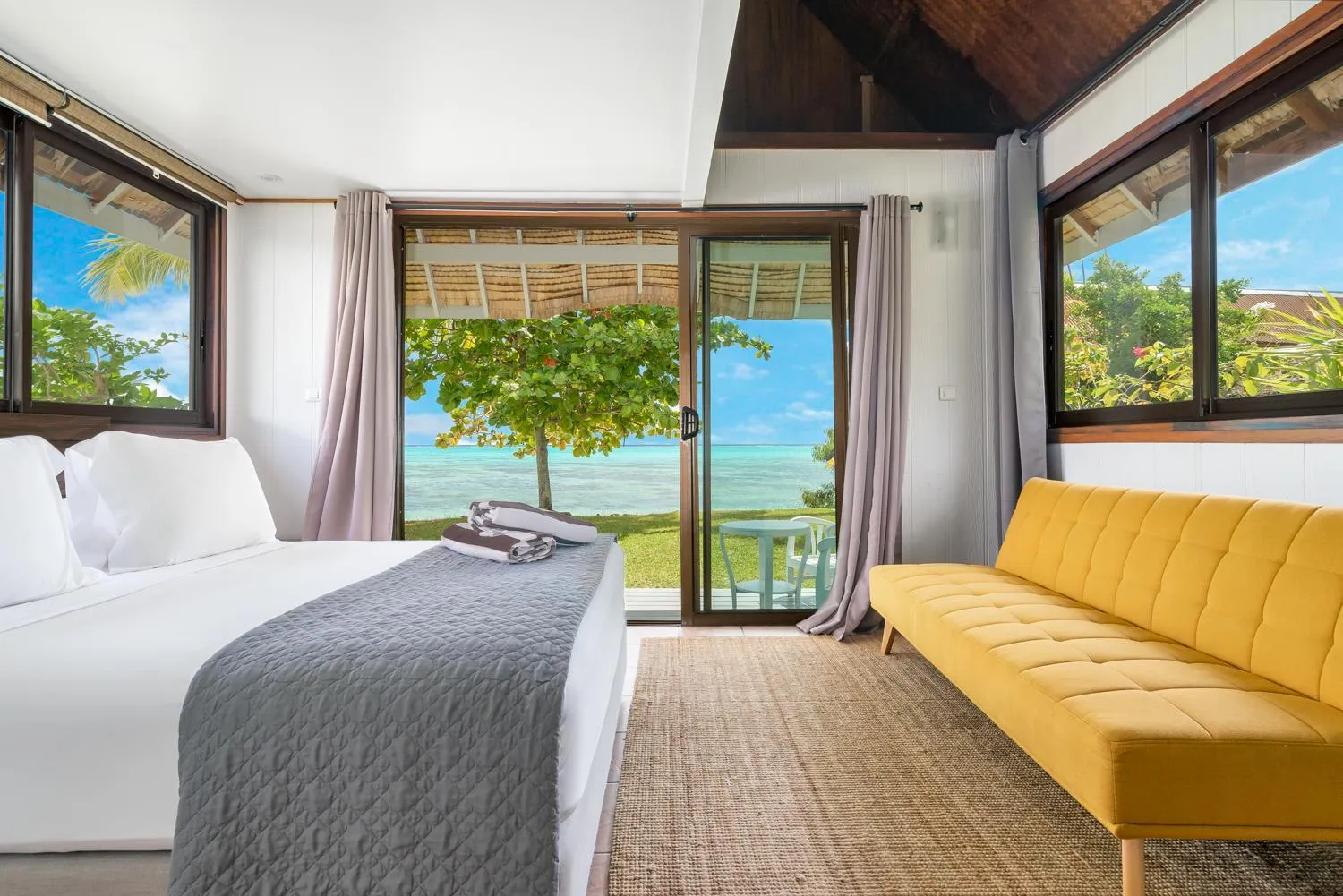 Bed in Moorea Island Beach Hotel