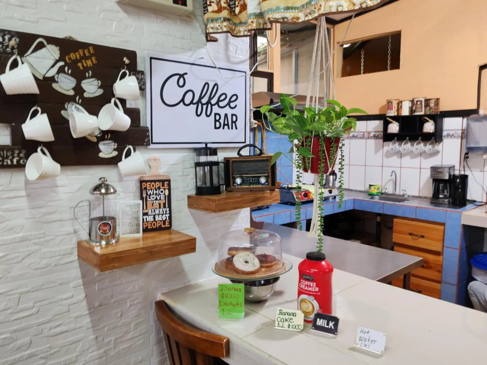 Restaurant/places to eat in Cabinas El Pueblo B&B Monteverde