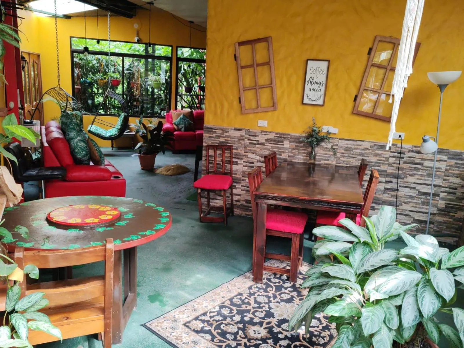 Patio in Cabinas El Pueblo B&B Monteverde