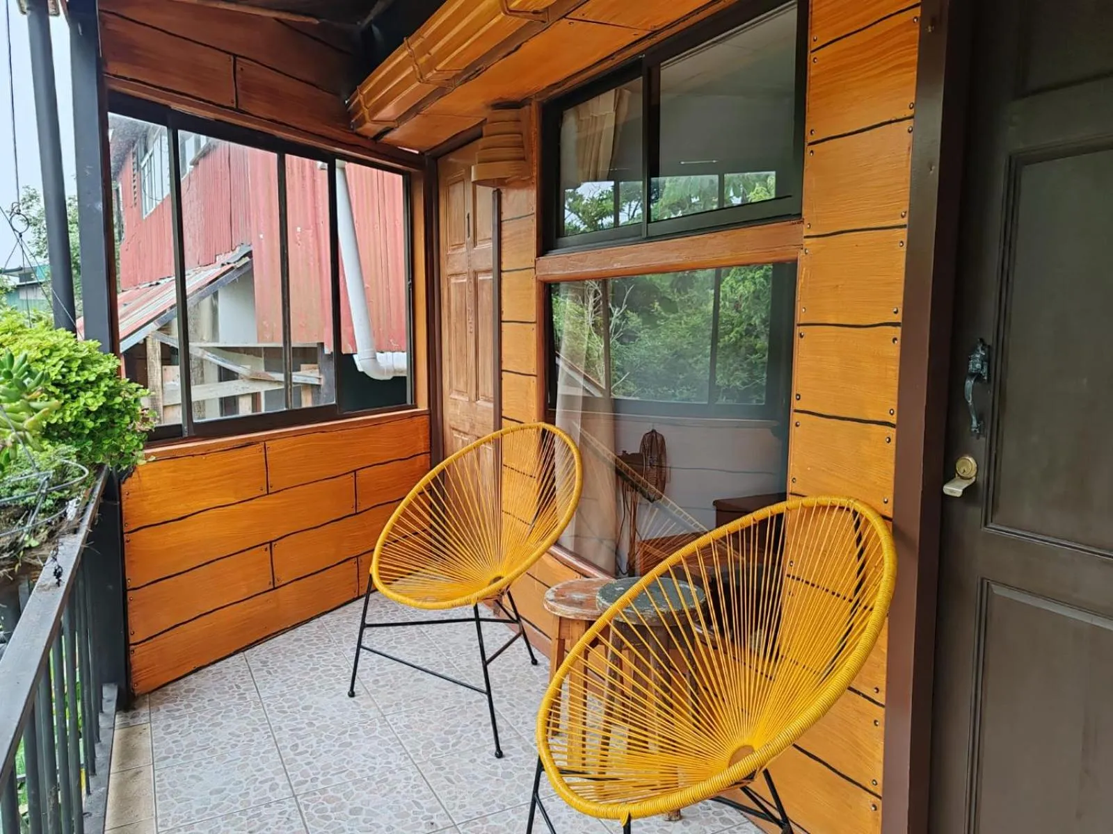 Balcony/Terrace in Cabinas El Pueblo B&B Monteverde