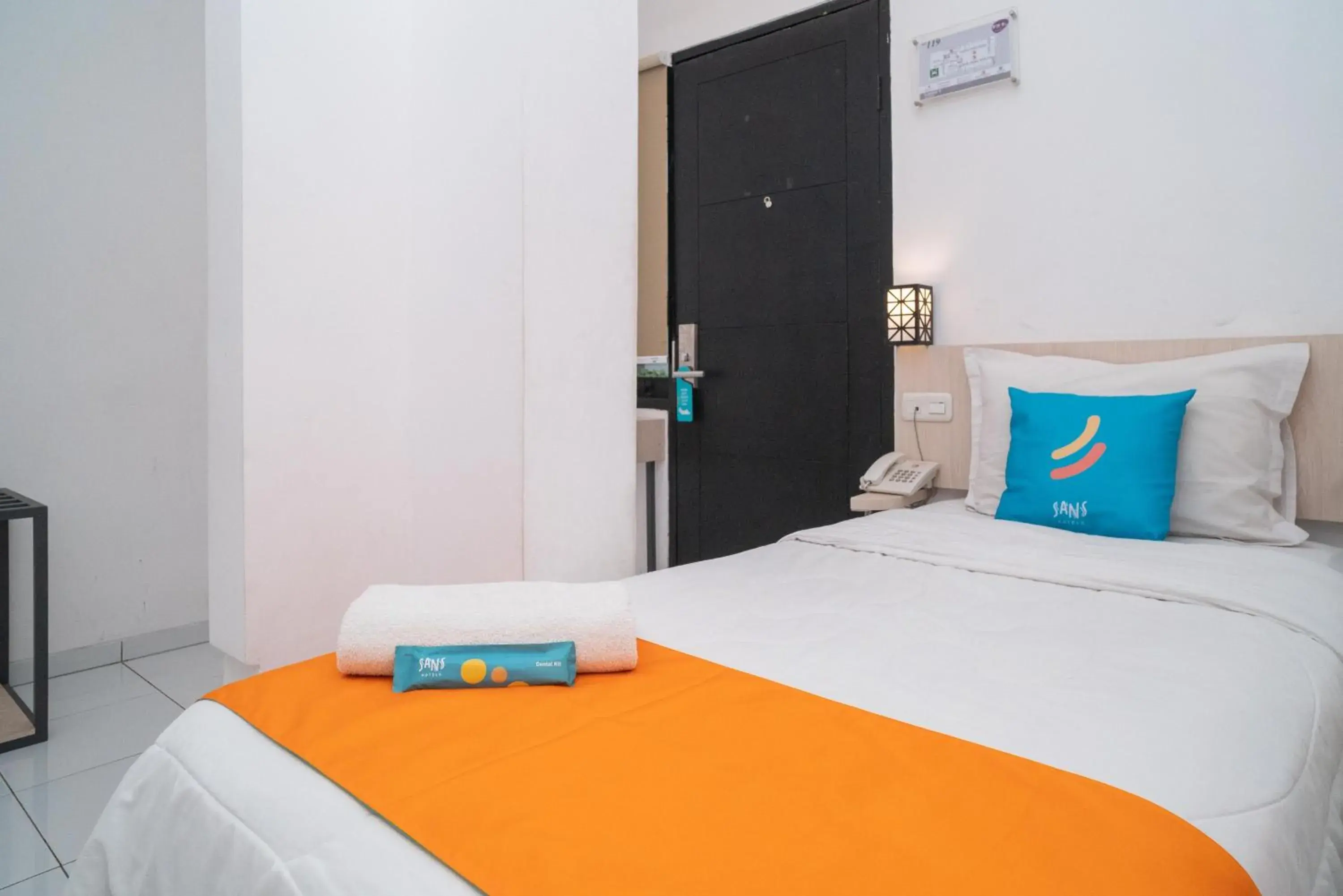 Bedroom, Bed in Sans Hotel FiFFa Premiere Malang Bedroom, Bed in Sans Hotel FiFFa Premiere Malang