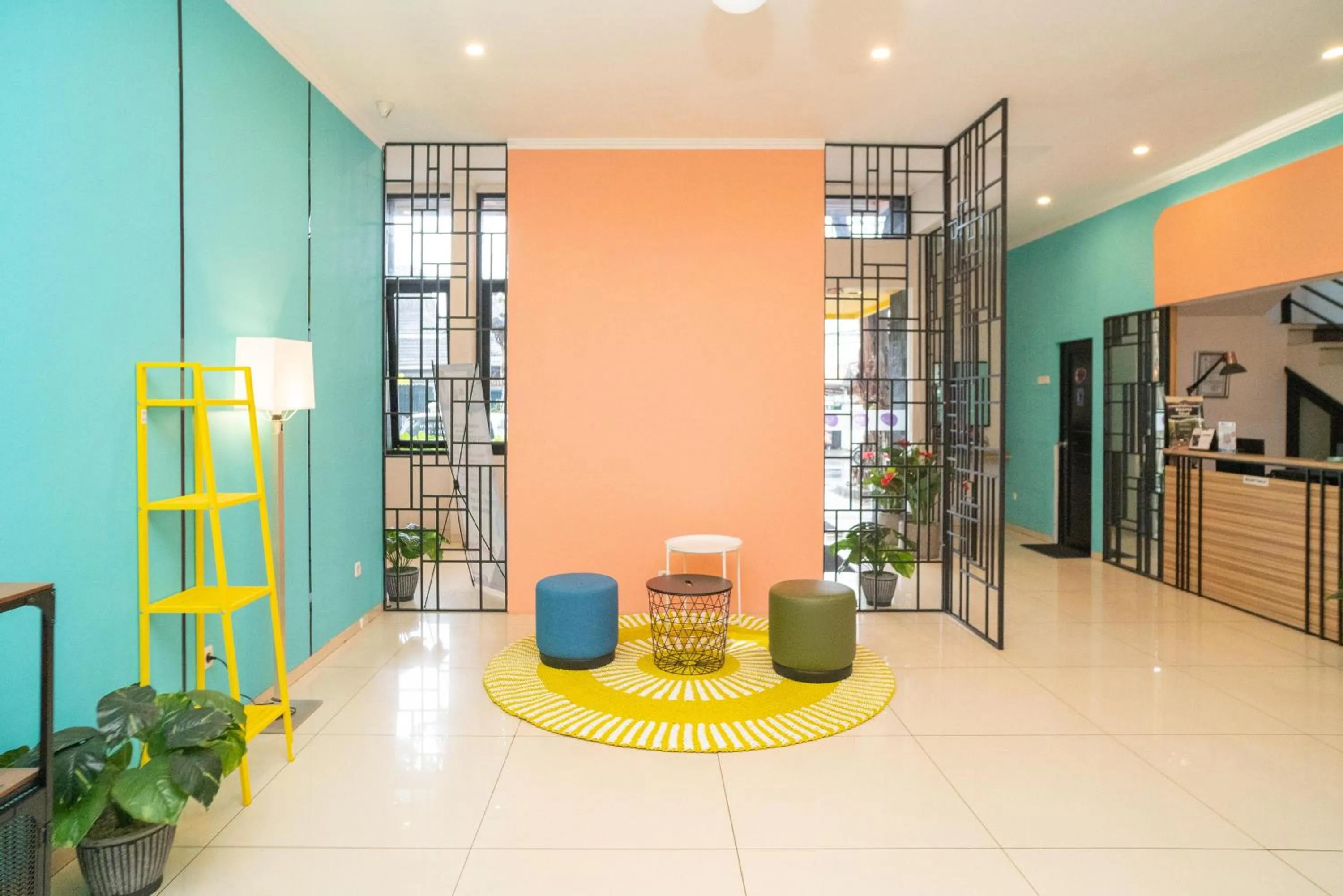 Lobby or reception in Sans Hotel FiFFa Premiere Malang