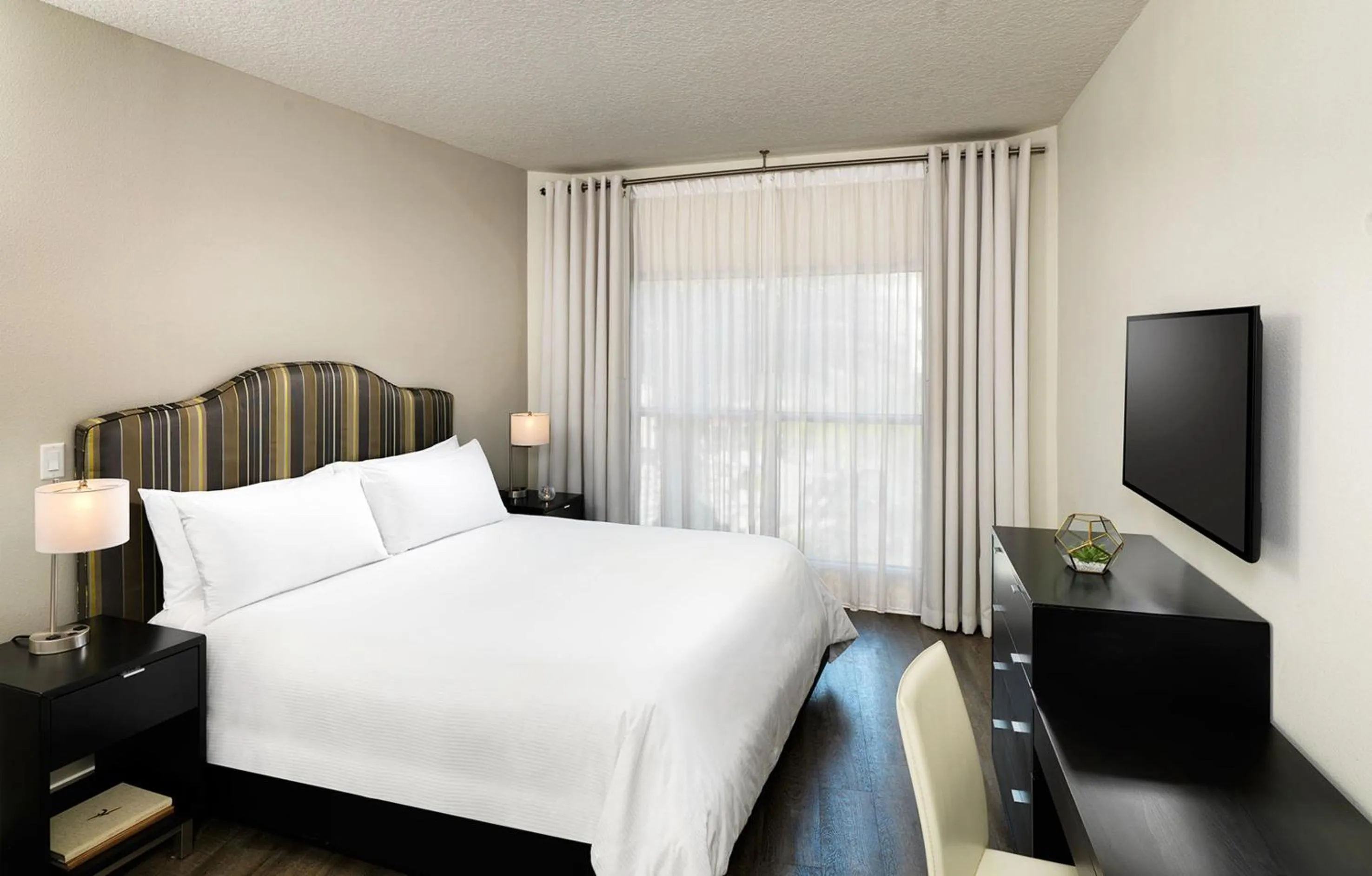 Bed in Meliá Orlando Celebration