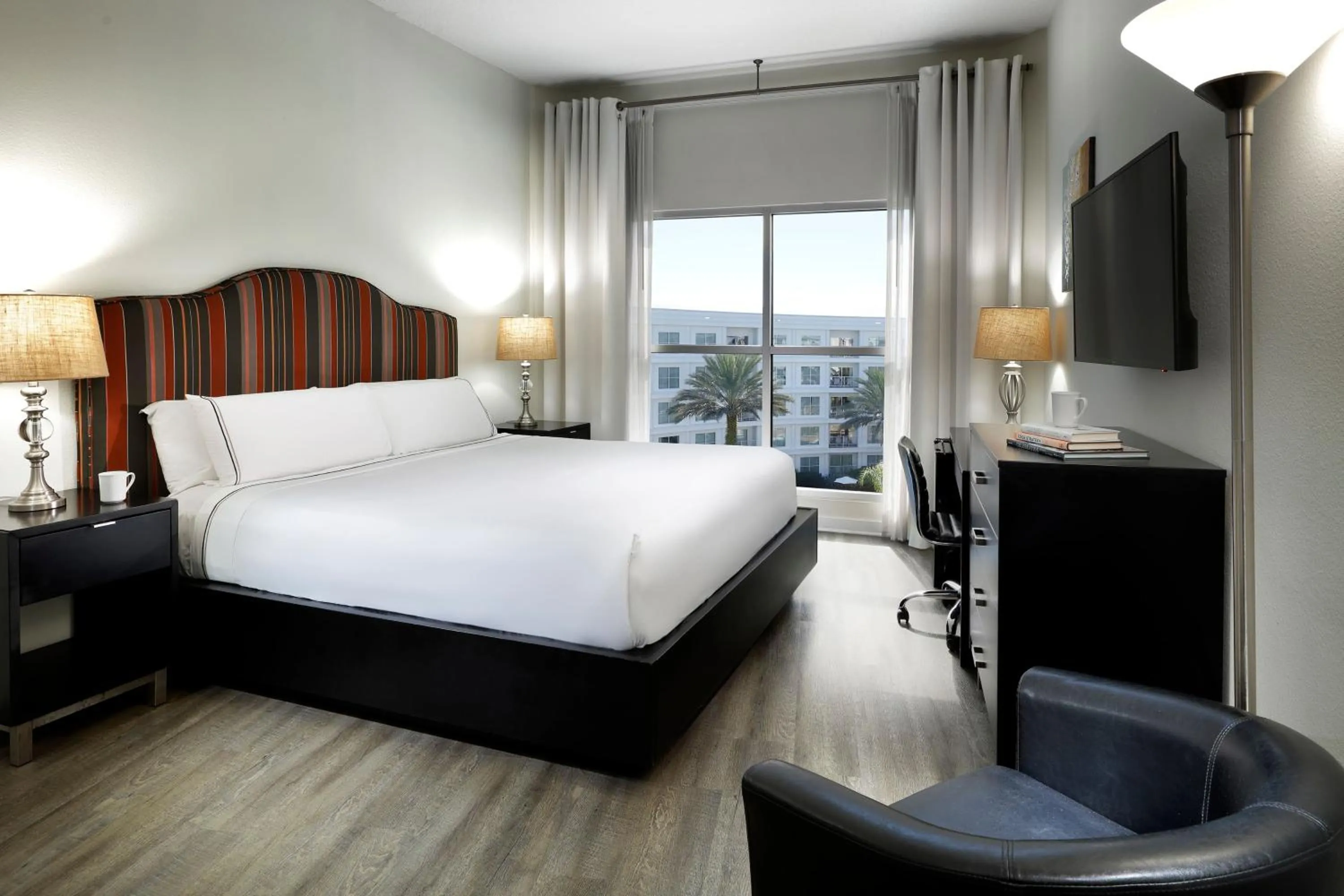 Property building, Bed in Meliá Orlando Celebration