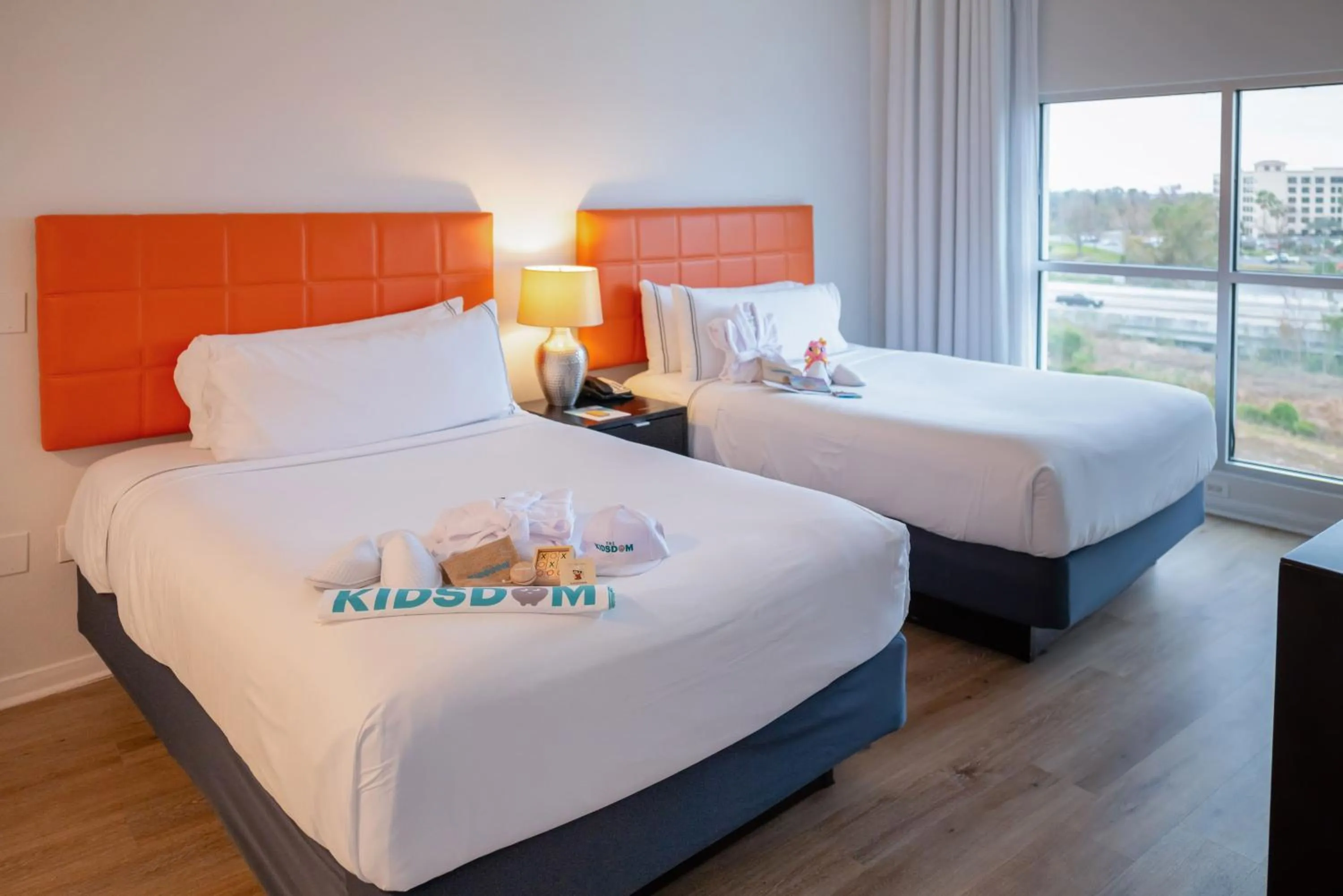 Property building, Bed in Meliá Orlando Celebration