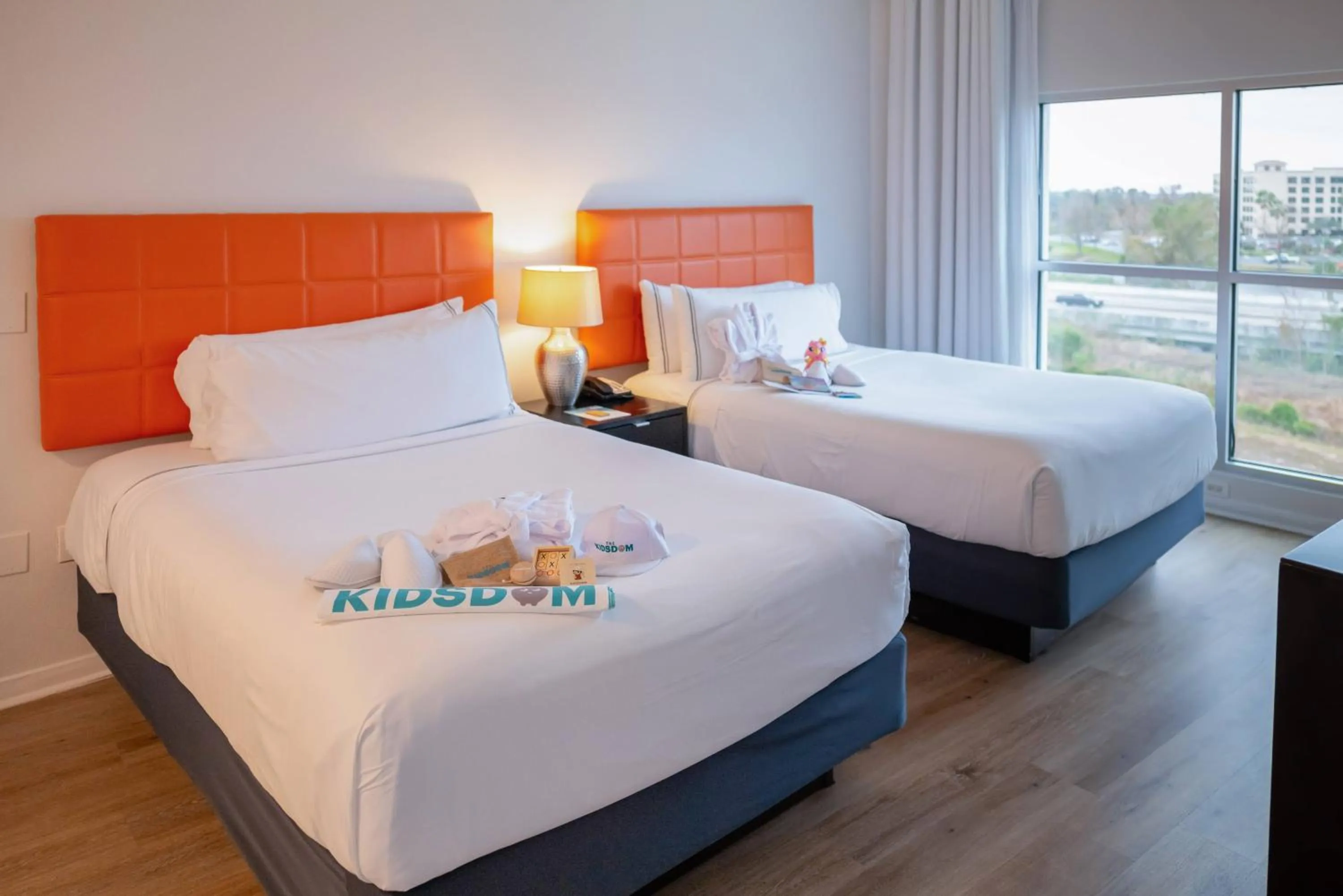 Property building, Bed in Meliá Orlando Celebration