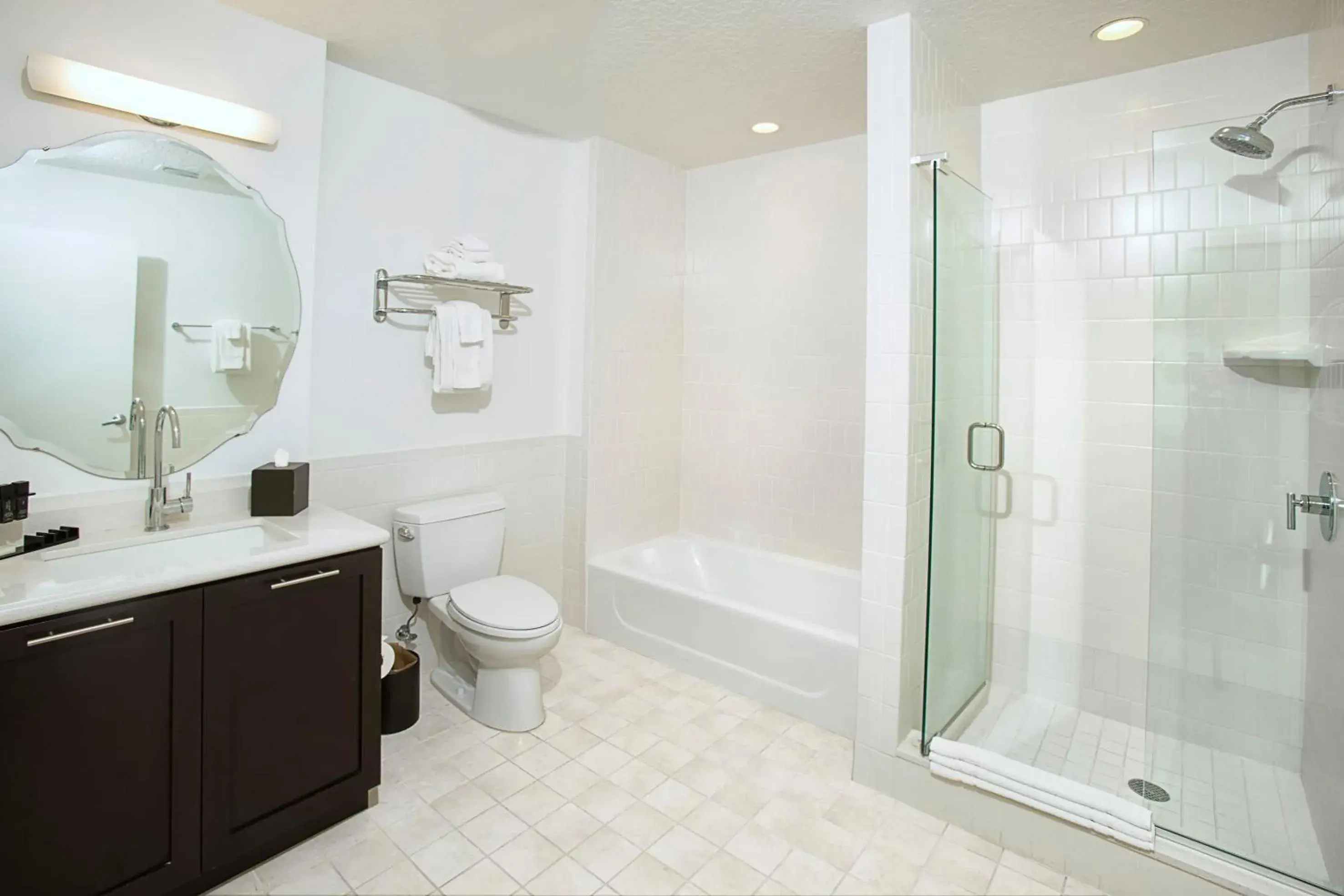 Bathroom in Meliá Orlando Celebration Bathroom in Meliá Orlando Celebration