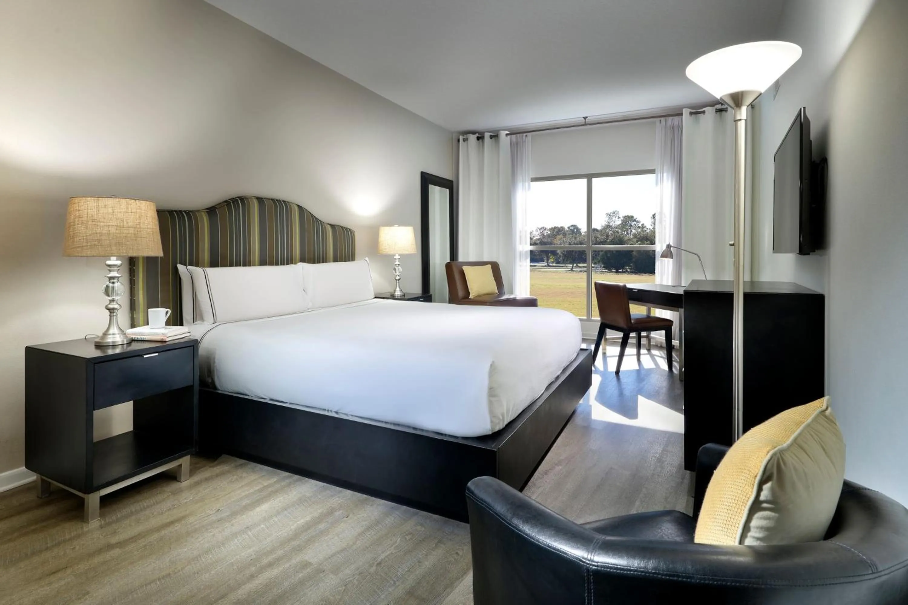 Property building, Bed in Meliá Orlando Celebration