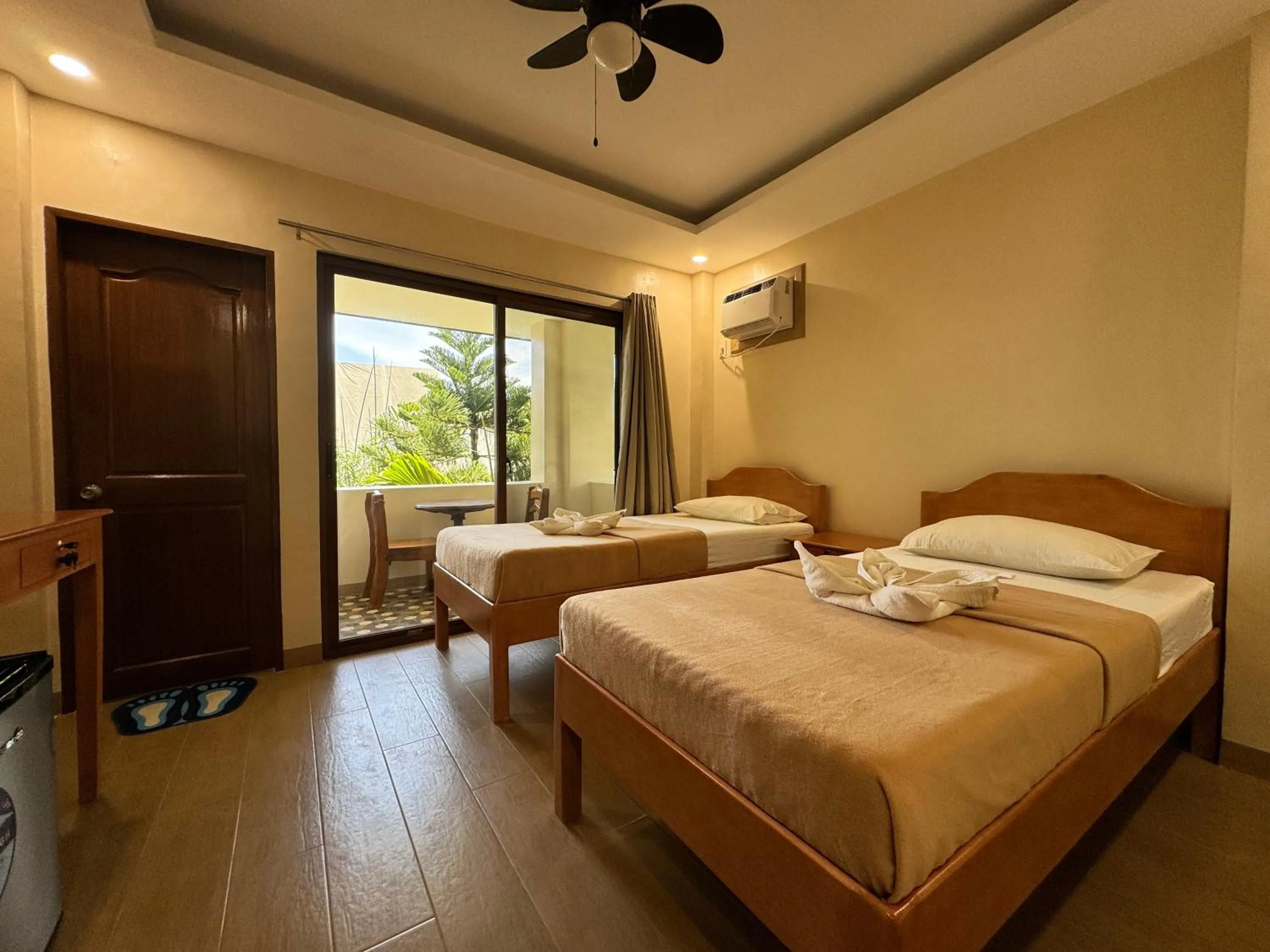 Bed in Marina Village