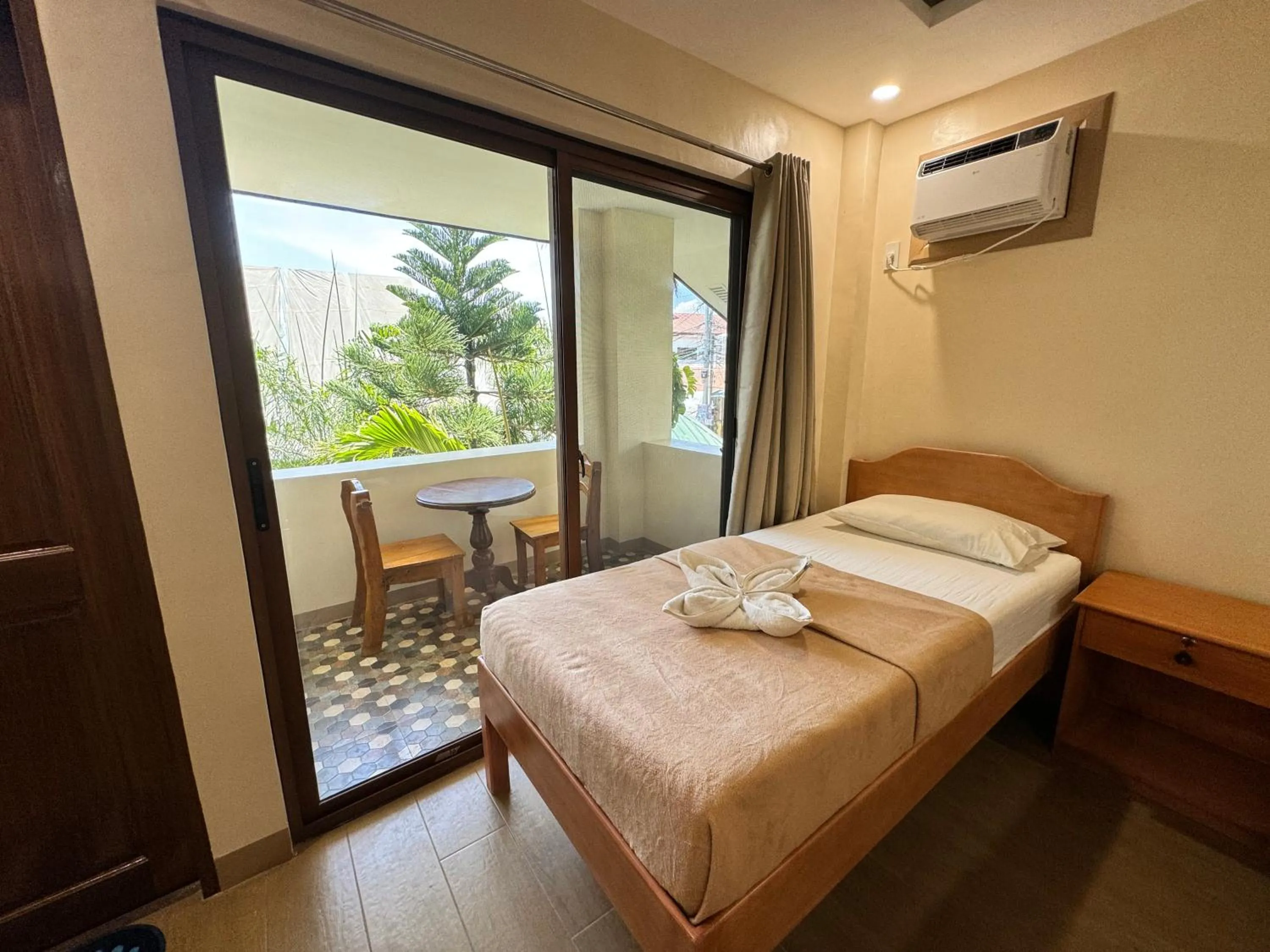 Bed in Marina Village