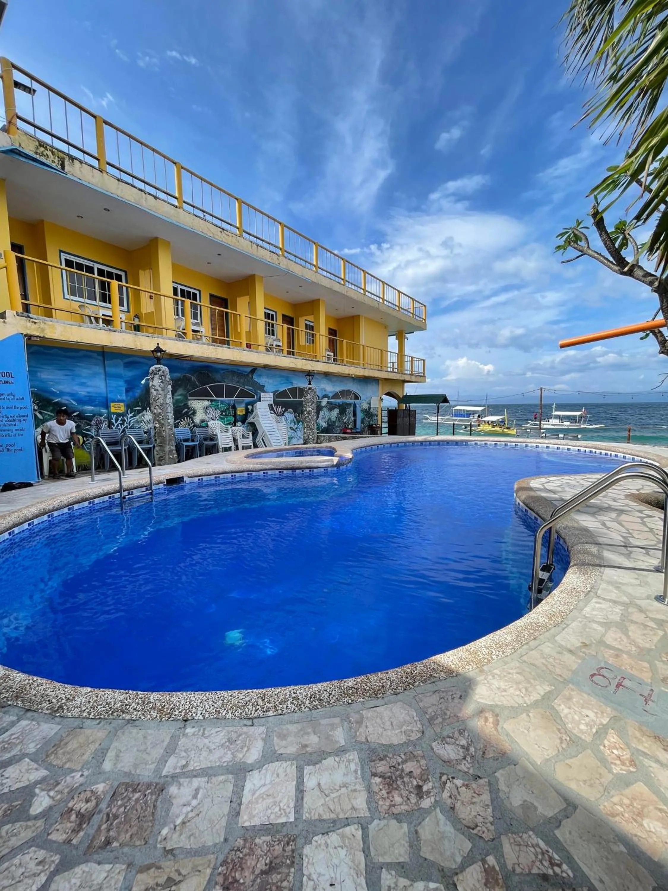 Swimming pool in Marina Village