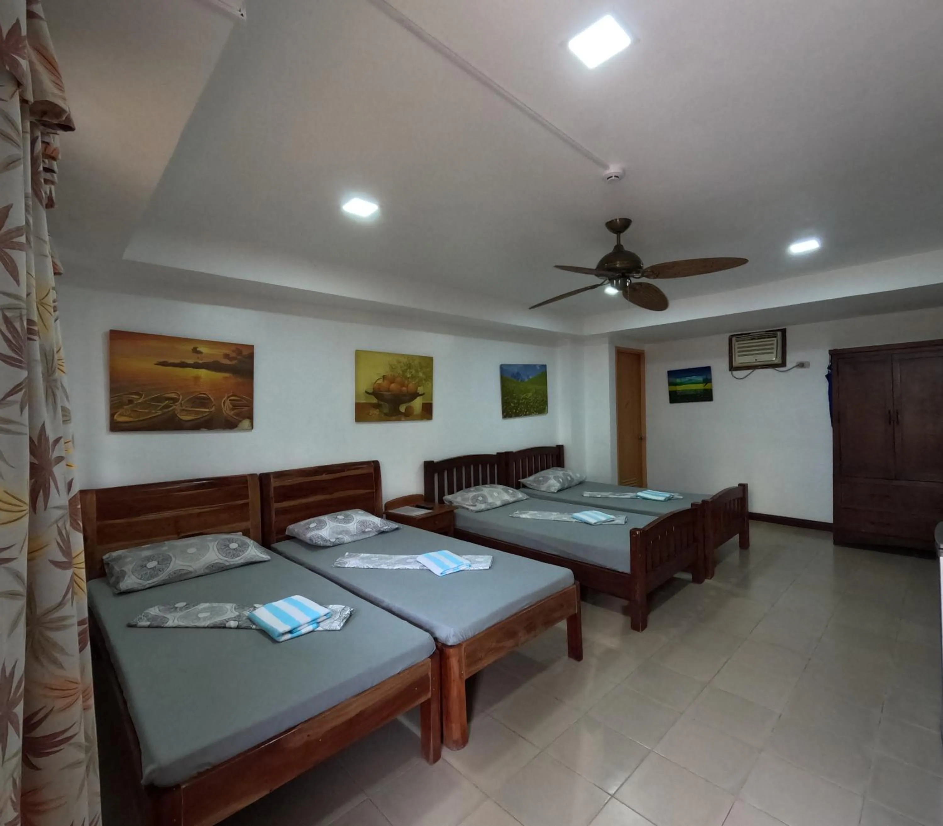 Bed in Marina Village