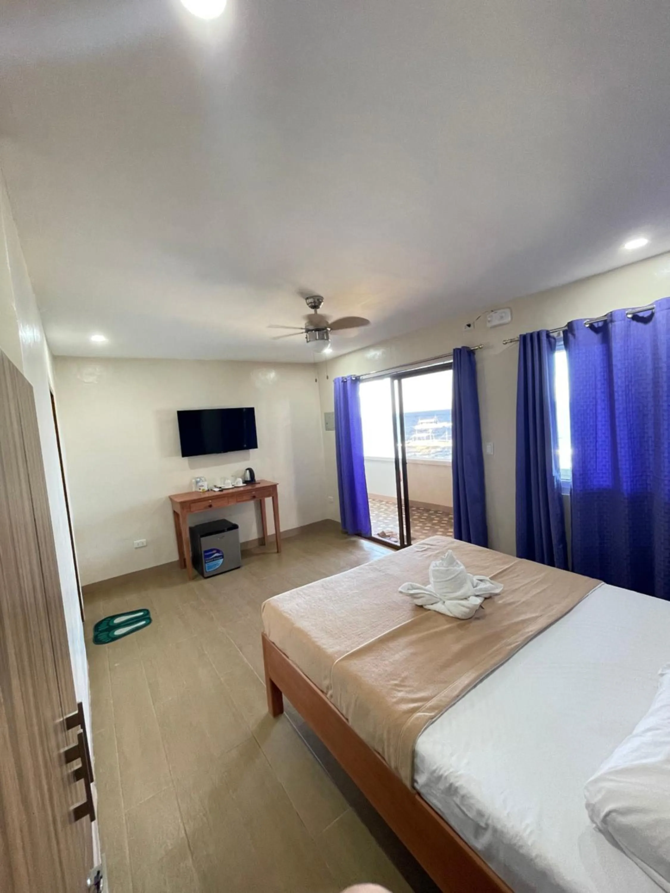 Bed in Marina Village