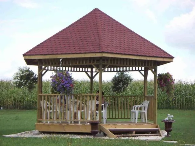 Garden in Shakespeare Inn