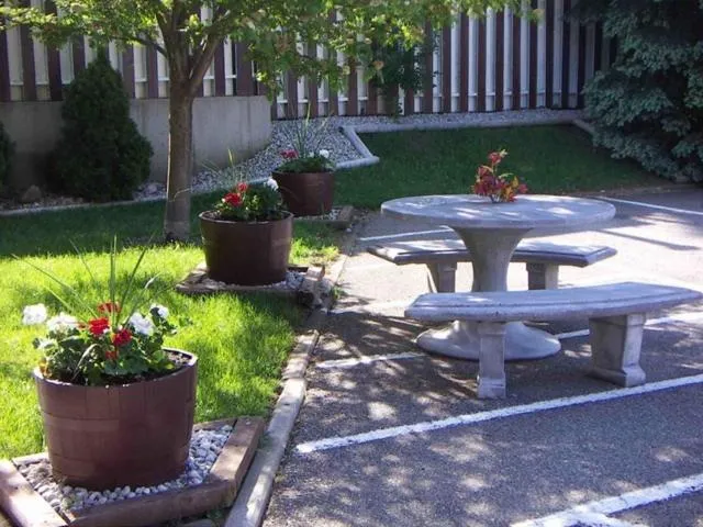 Garden in Shakespeare Inn