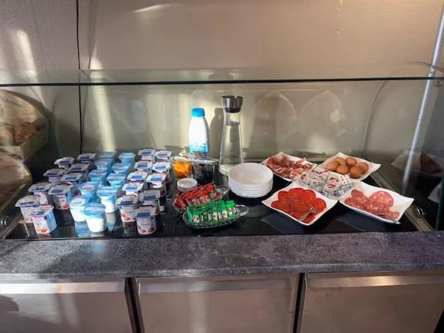 Brit Hotel Essentiel Pau Lescar