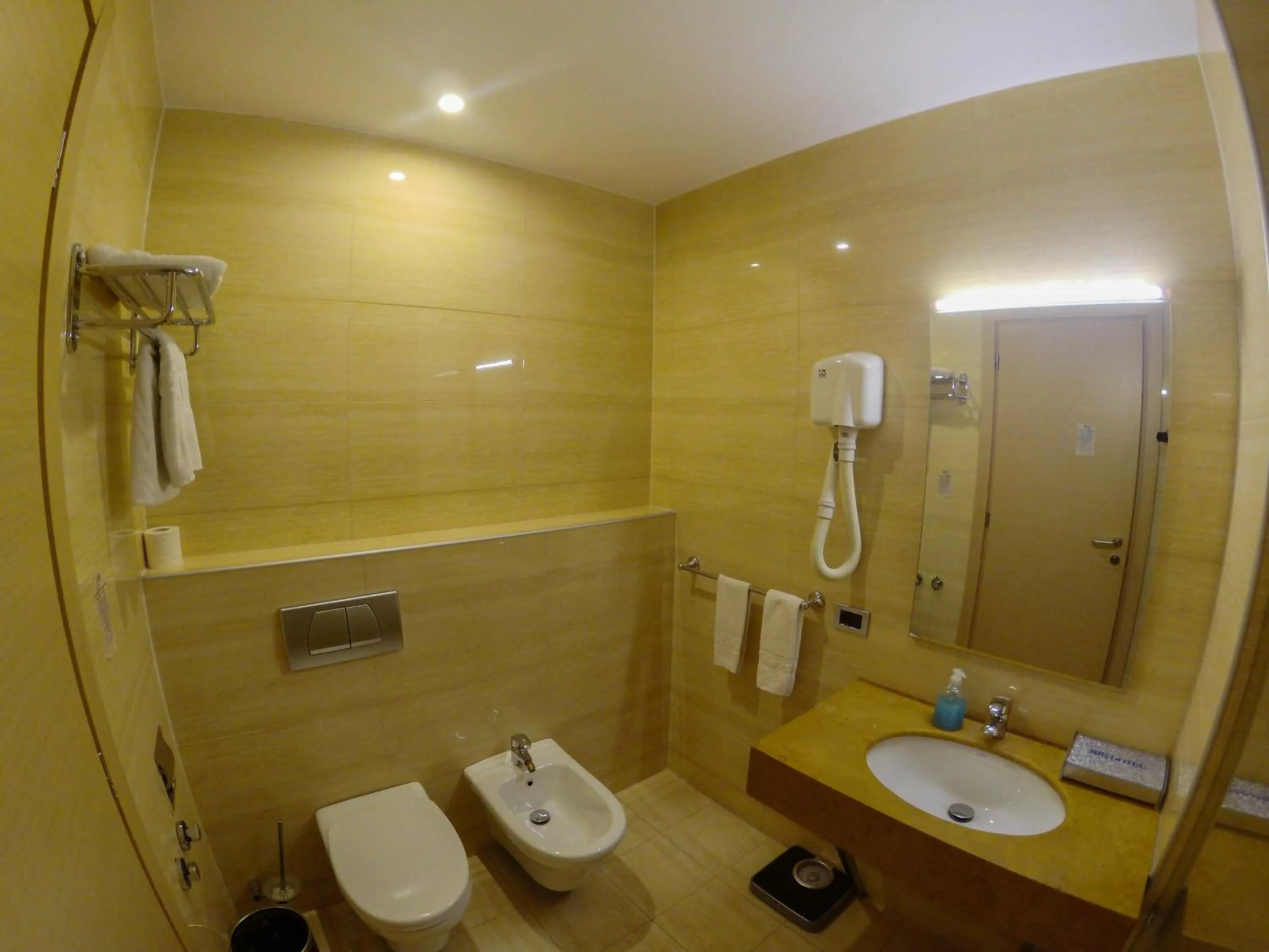 Shower in Sky 2 Hotel Tirana