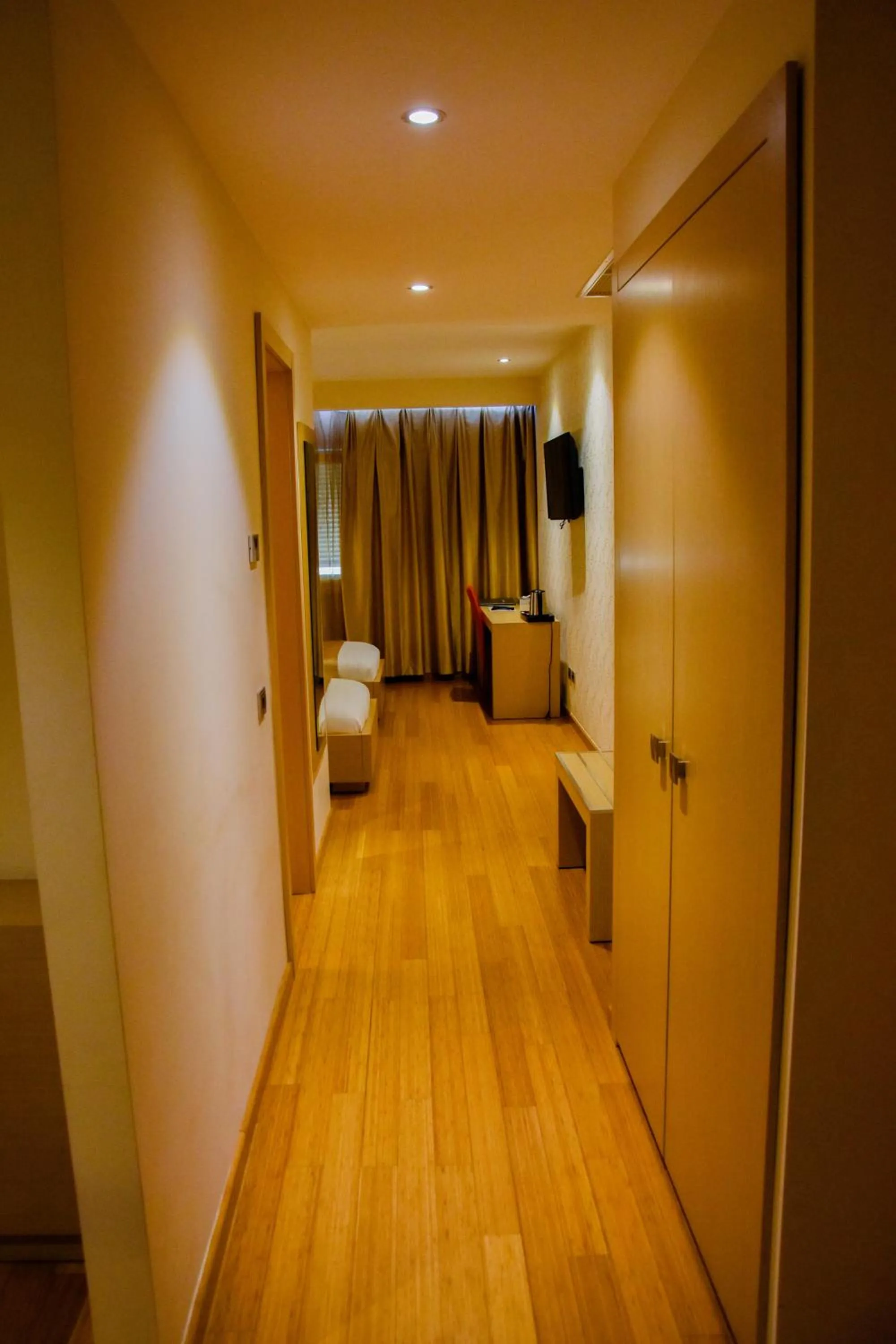 Bed in Sky 2 Hotel Tirana