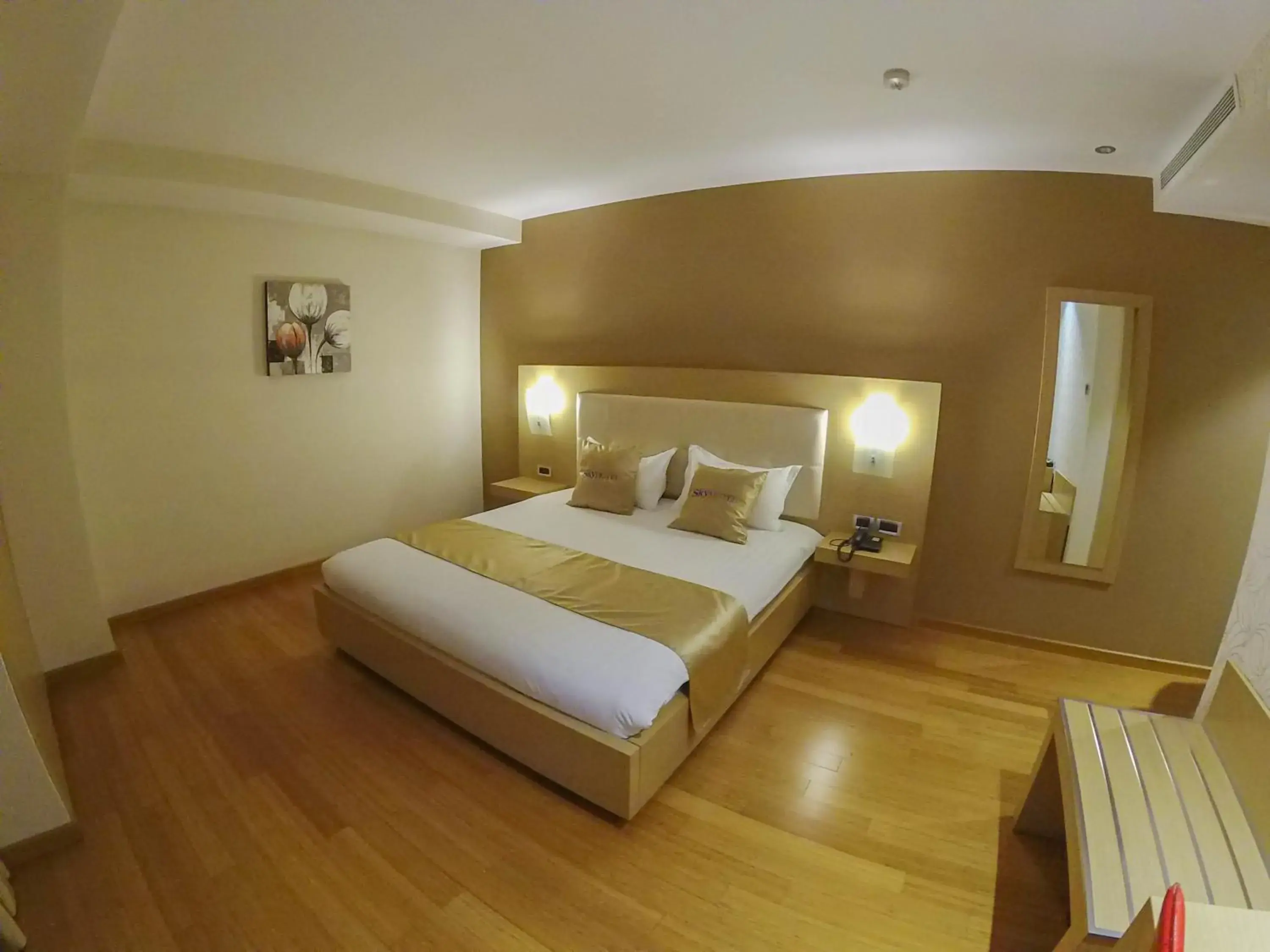 Bedroom, Bed in Sky 2 Hotel Tirana Bedroom, Bed in Sky 2 Hotel Tirana