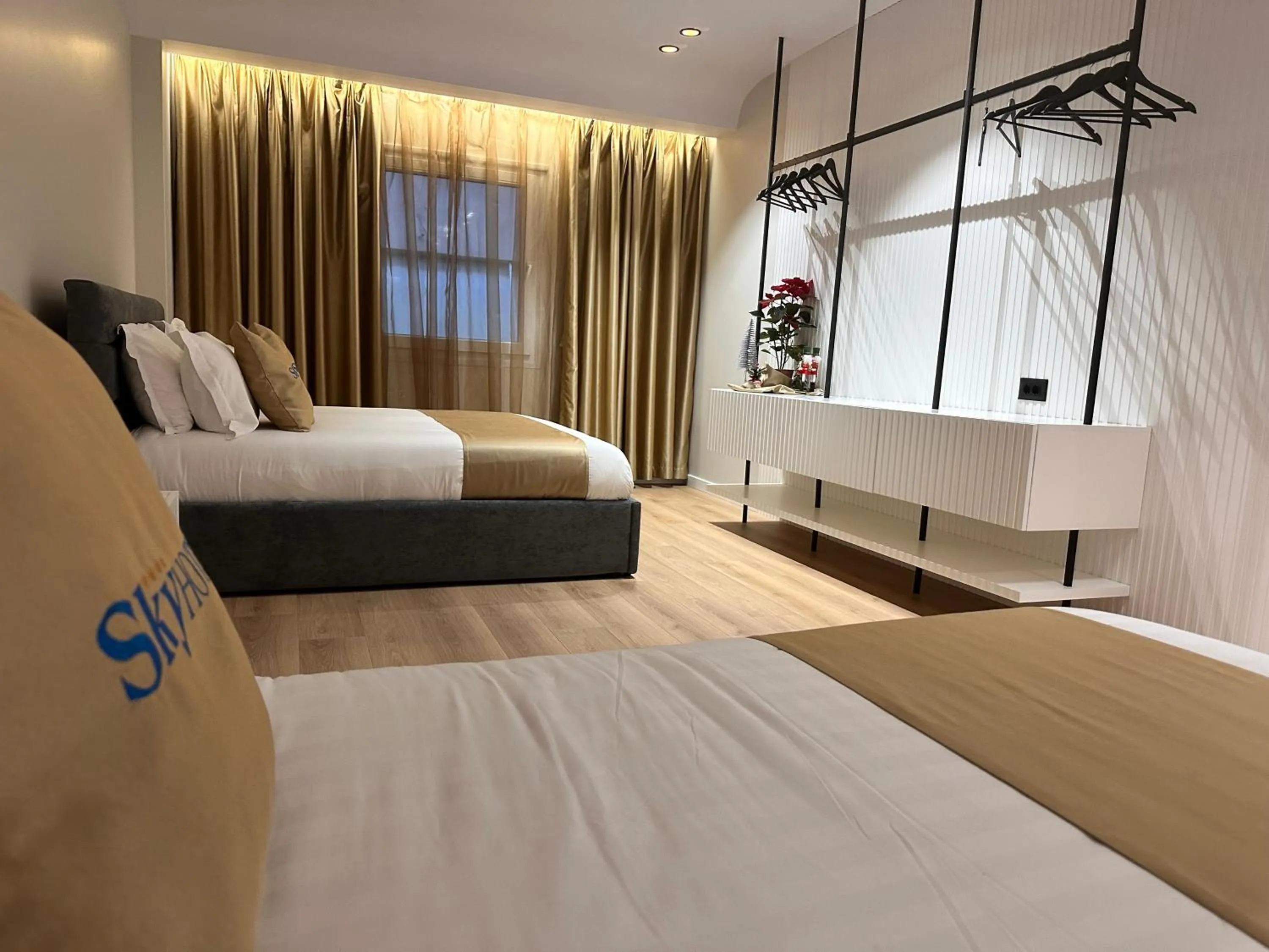 Bed in Sky 2 Hotel Tirana