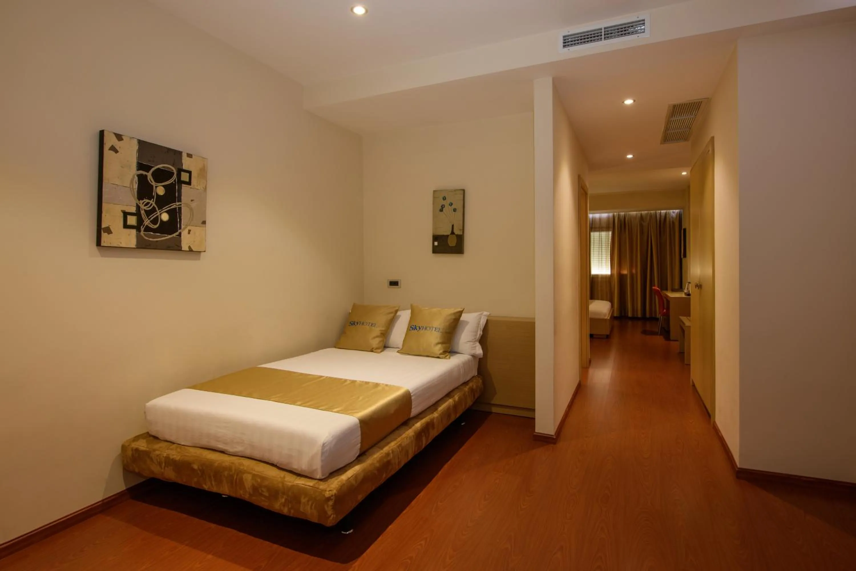 Bed in Sky 2 Hotel Tirana