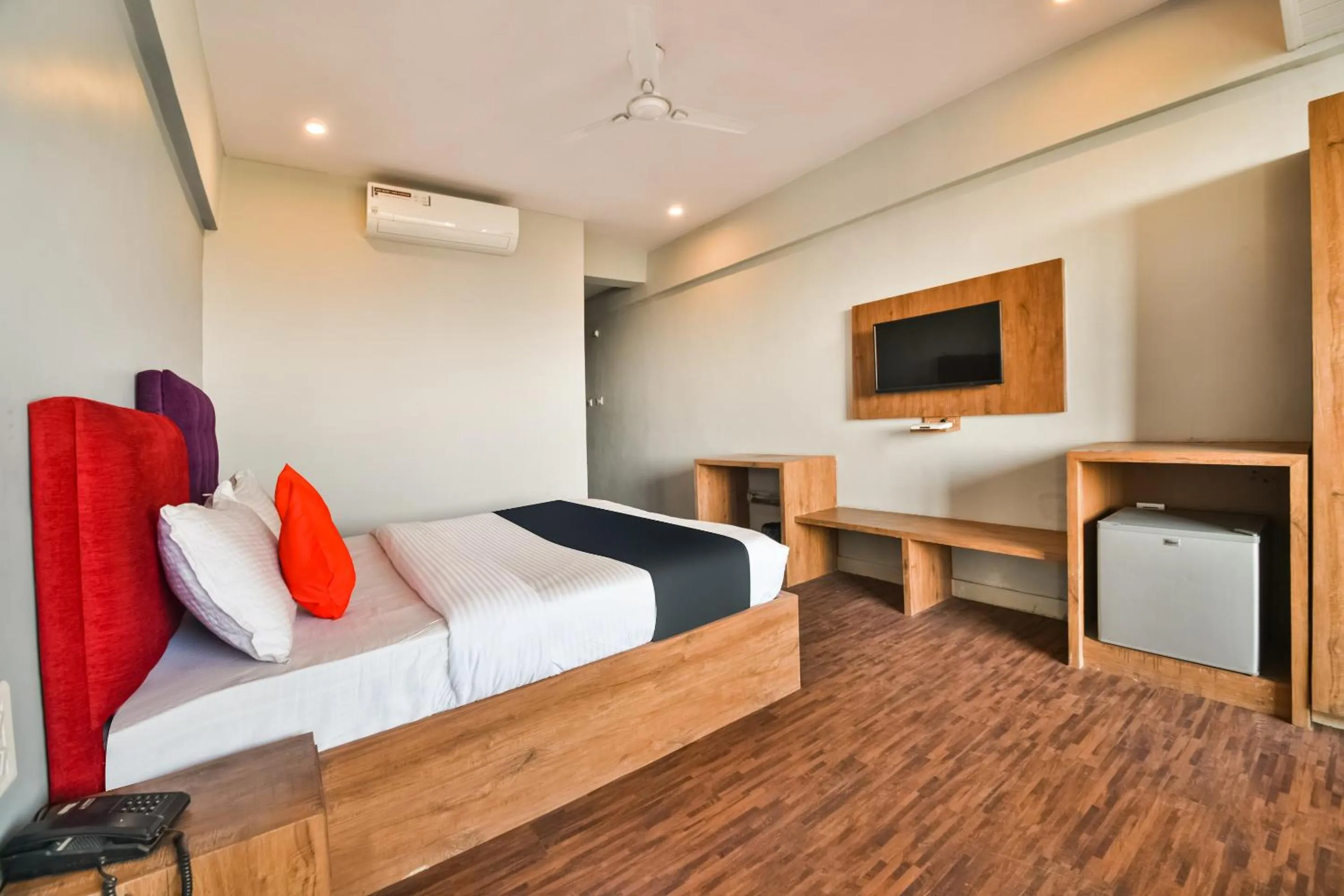 Bedroom, Bed in Capital O Amit Palace