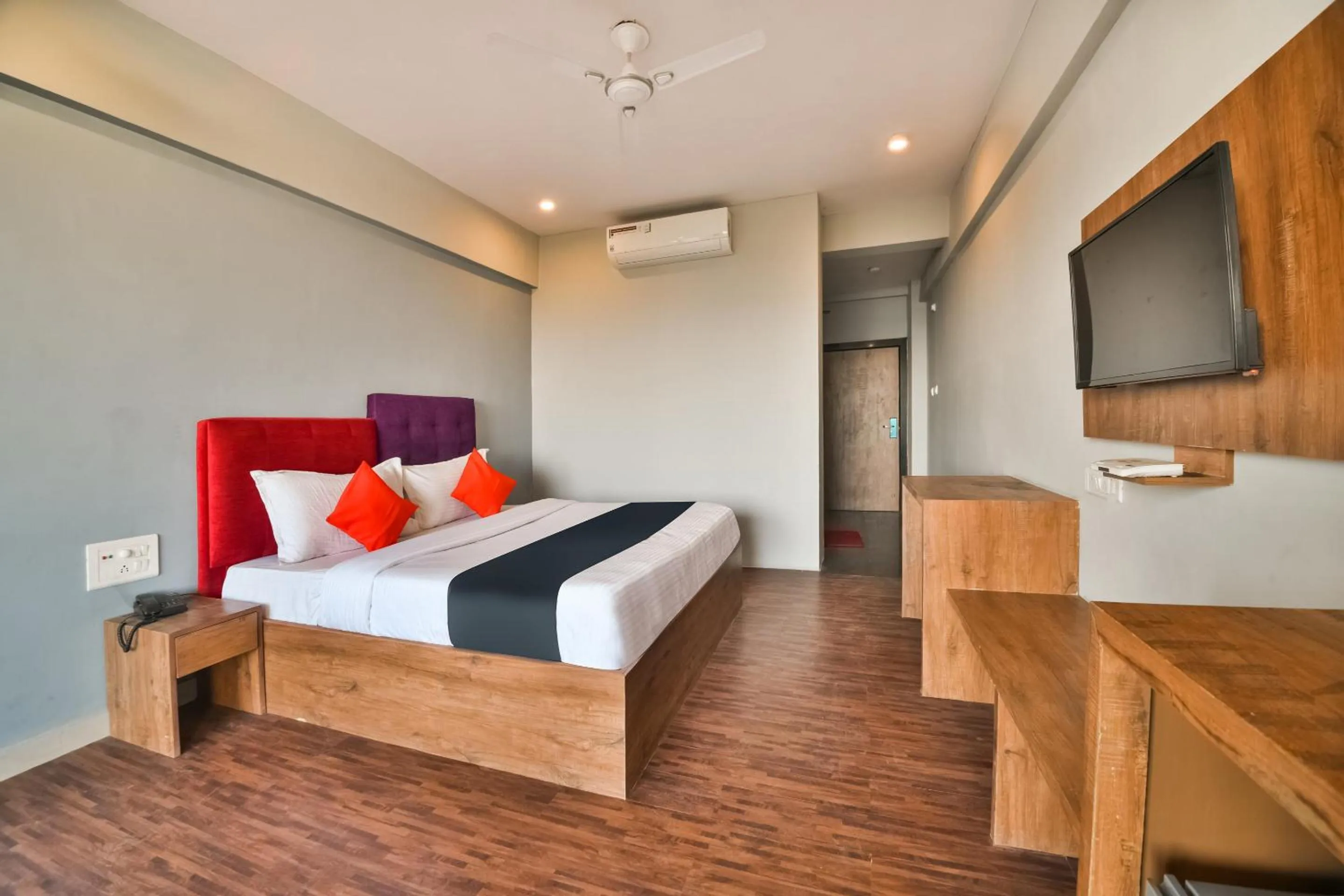 Bedroom, Bed in Capital O Amit Palace