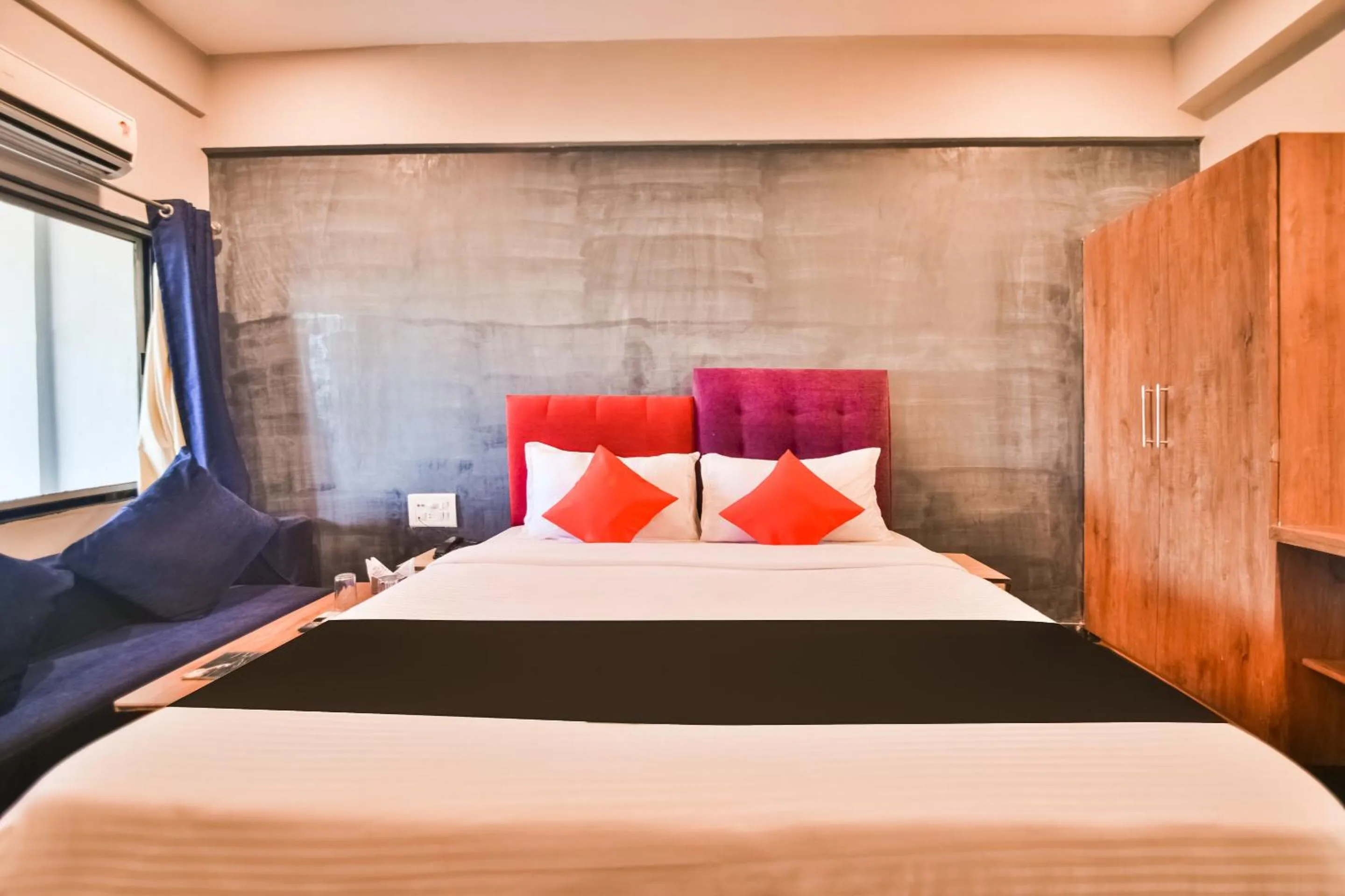 Bedroom, Bed in Capital O Amit Palace