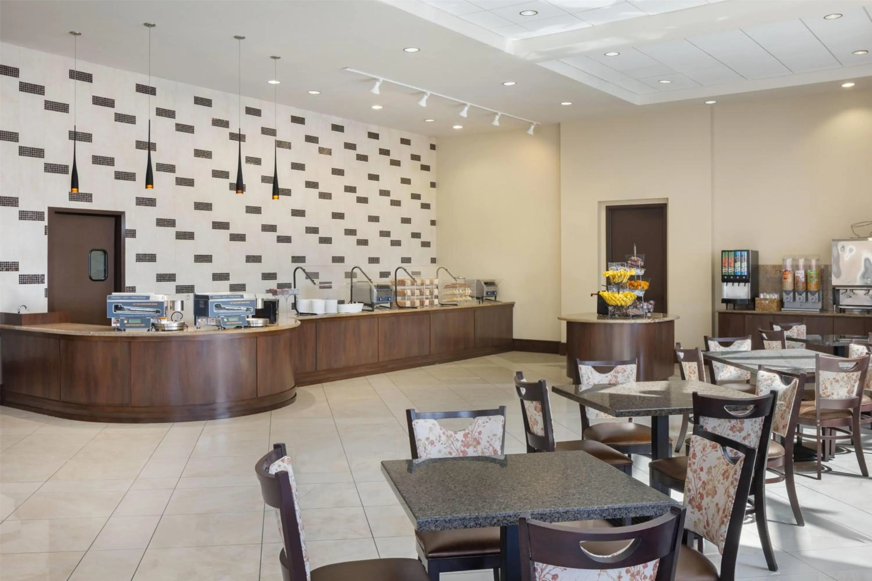 Restaurant/places to eat in Ramada Plaza by Wyndham Orlando Resort & Suites Intl Drive - Newly Renovated!